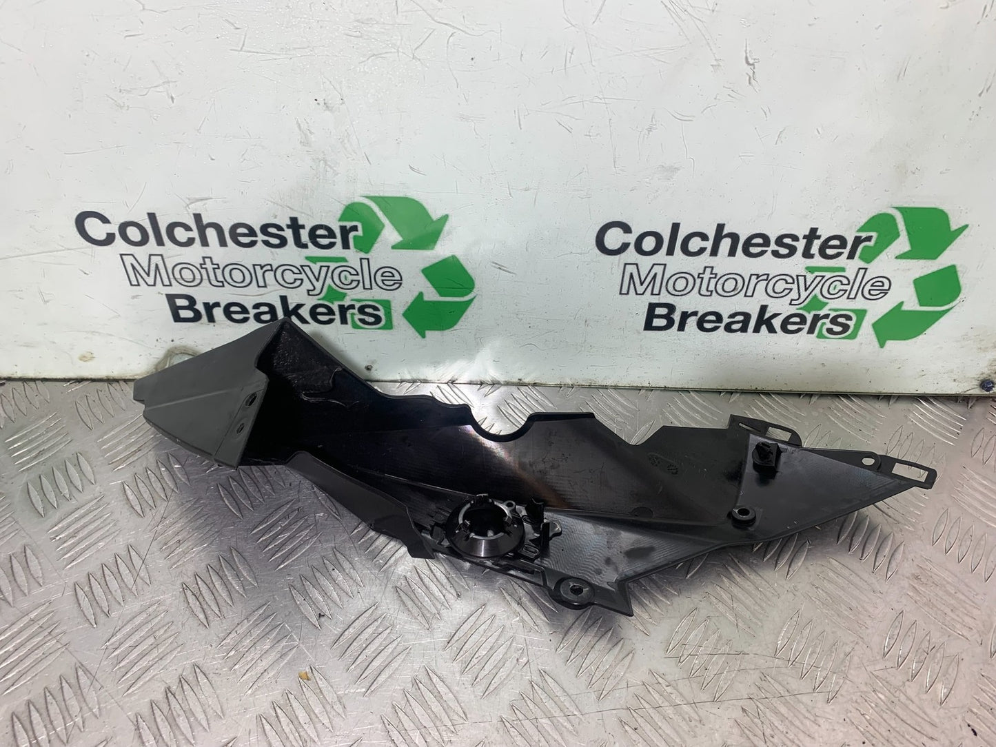 KTM 1290 SUPER DUKE R RIGHT TOP INFILL PANEL  YEAR 2020-2024 (CMB1272)