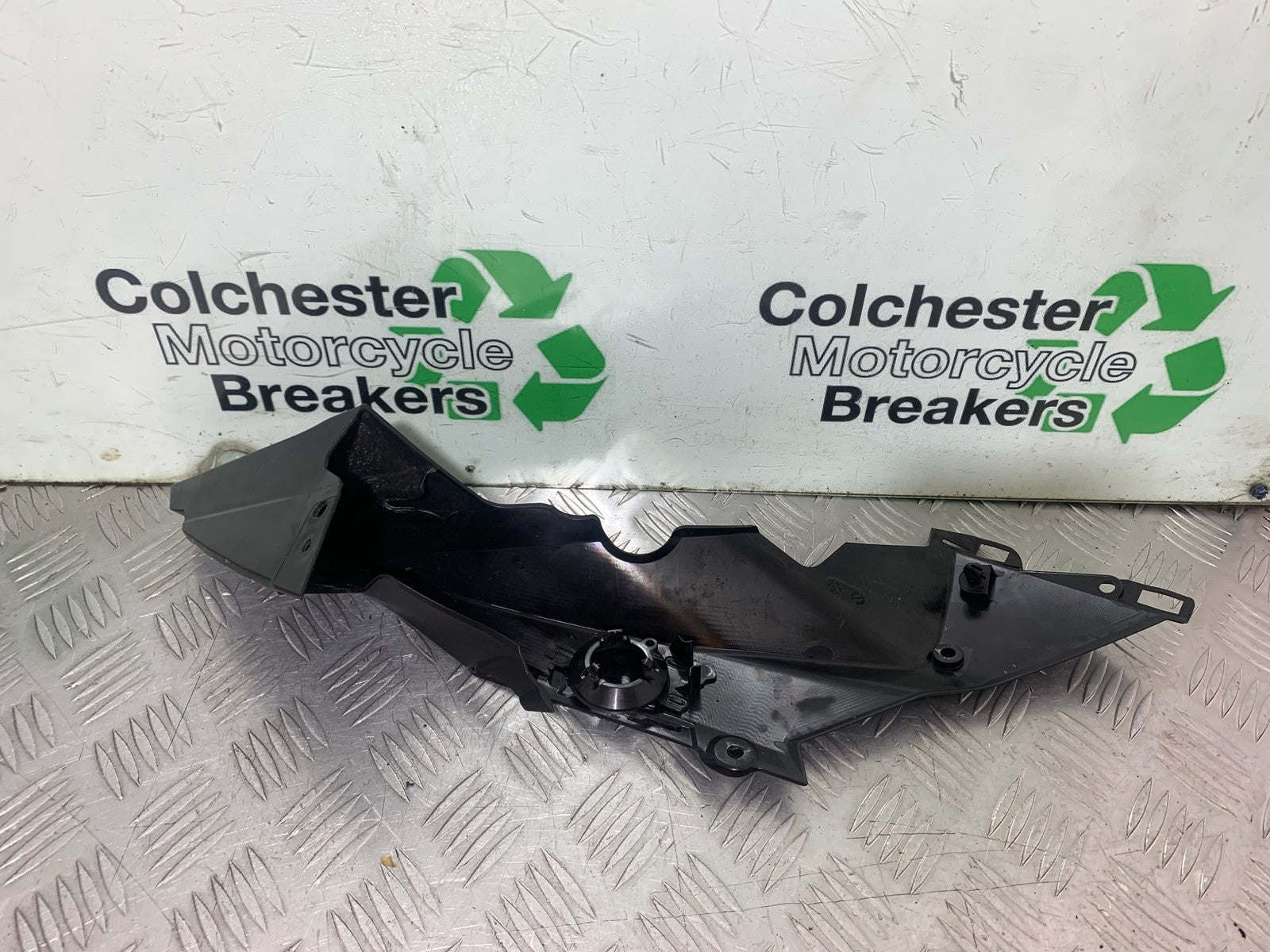KTM 1290 SUPER DUKE R RIGHT TOP INFILL PANEL  YEAR 2020-2024 (CMB1272)