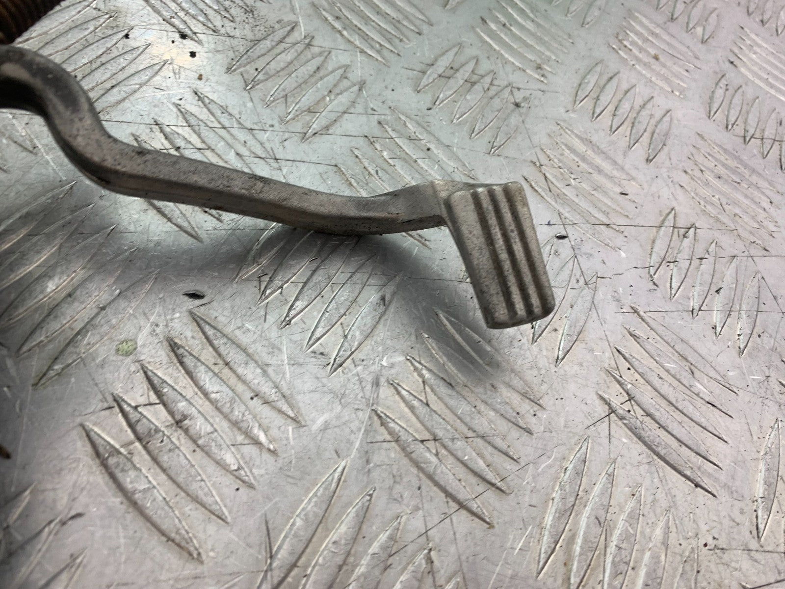 KAWASAKI GPX 750 GPX 750 FRONT RIGHT HANGER  YEAR 1990