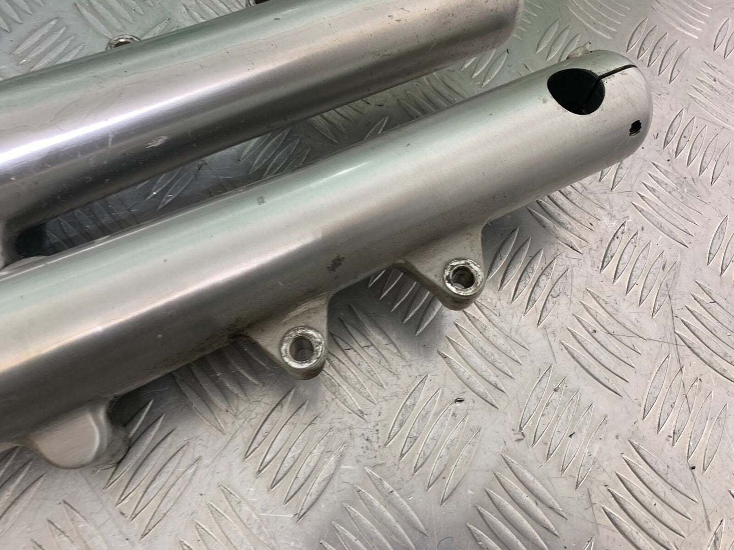 TRIUMPH THUNDERBIRD 1600 FORKS (DAMAGED)  YEAR 2011 (CMB1107)