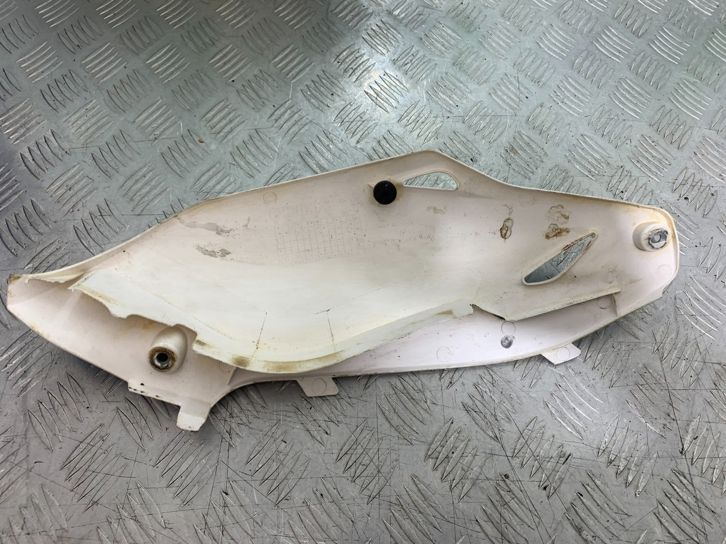KAWASAKI KXF450 KXF 450 LEFT SEAT PANEL  YEAR 2013 CMB1217)