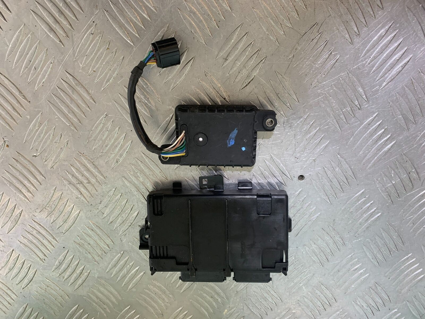 TRIUMPH BONNEVILLE T100 ECU (NO KEY - CHIP) YEAR 2017-2021 (CMB1084)