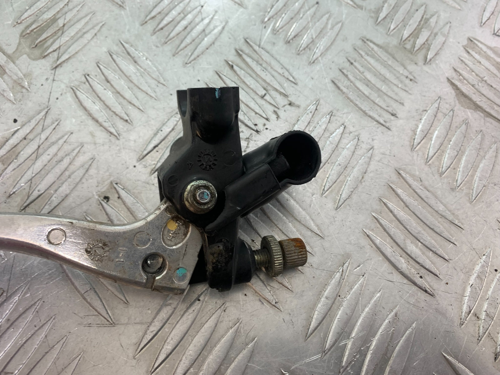 HONDA CBR500R CBR 500 R CLUTCH LEVER AND BRACKET   YEAR 2012-16 (CMB1151)