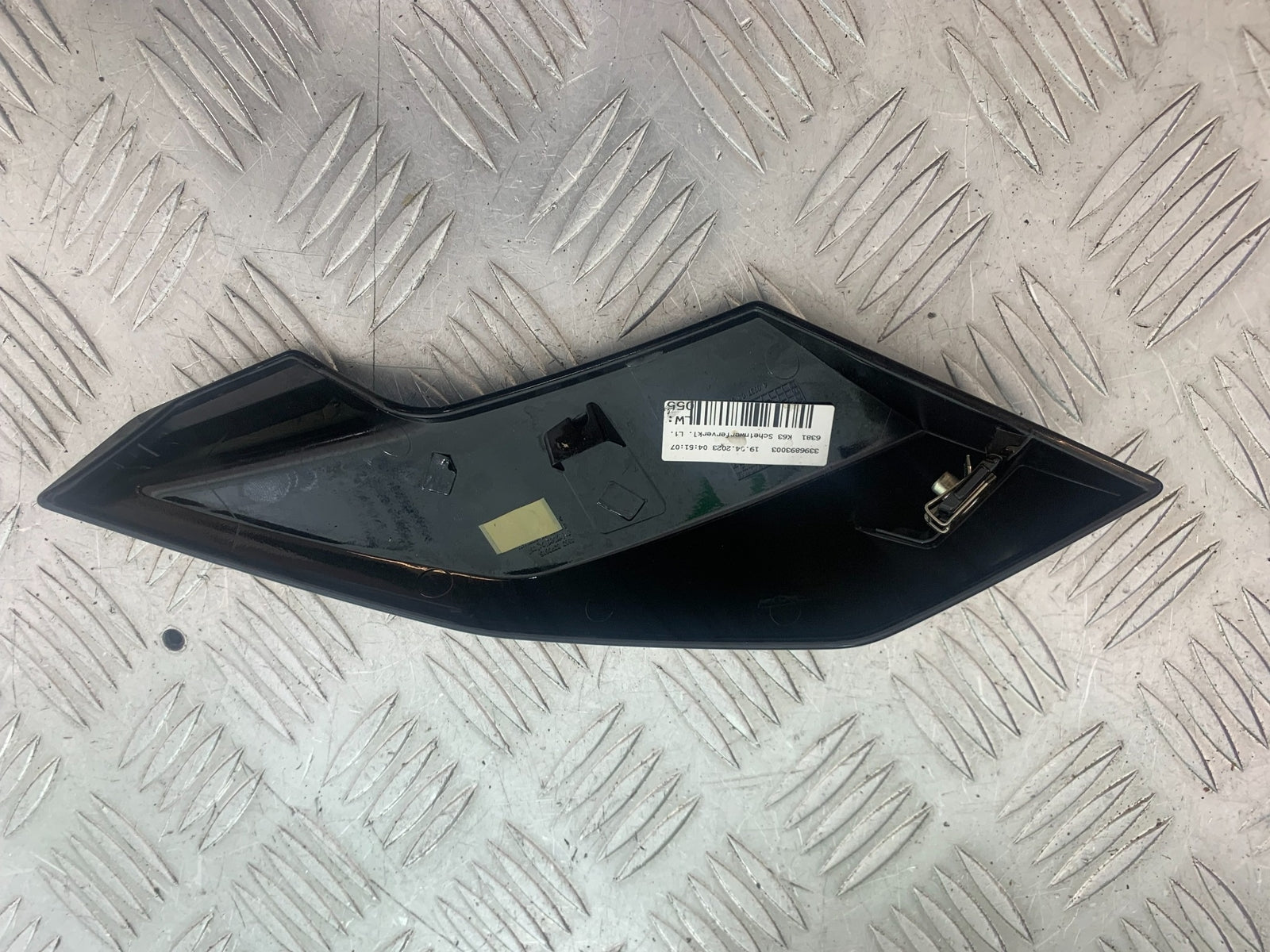 BMW M1000 R LEFT HEADLIGHT FAIRING INFILL COVER  YEAR 2023-2024 (CMB1140)