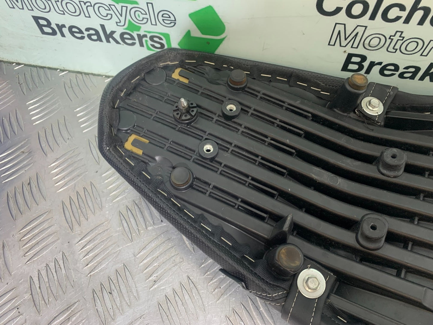 TRIUMPH 675 STREET TRIPLE SEAT  2013-2016 (CMB1186)
