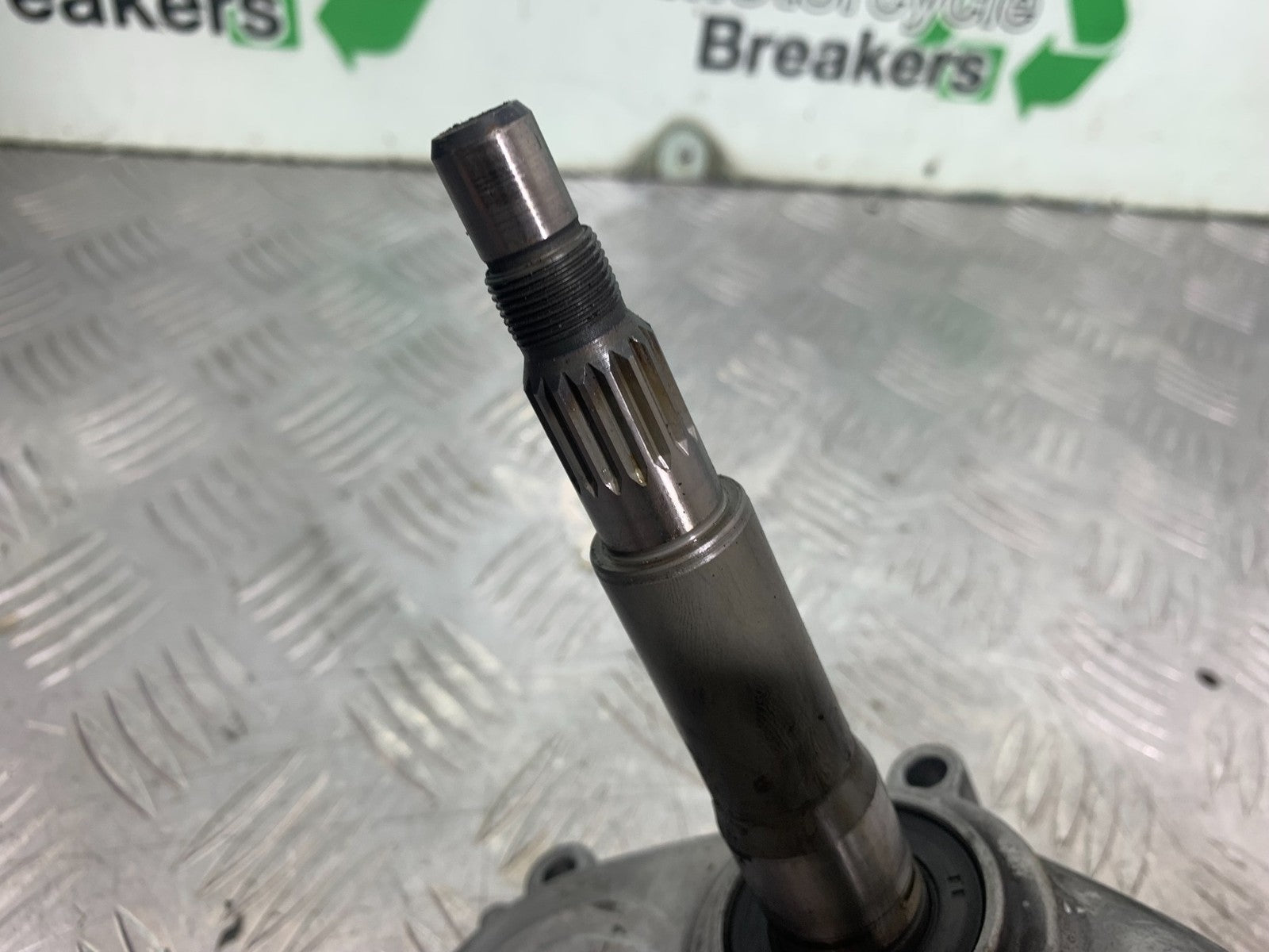YAMAHA XMAX 300 OUTPUT SHAFT AND COVER   YEAR 2017-2020 (CMB1218)
