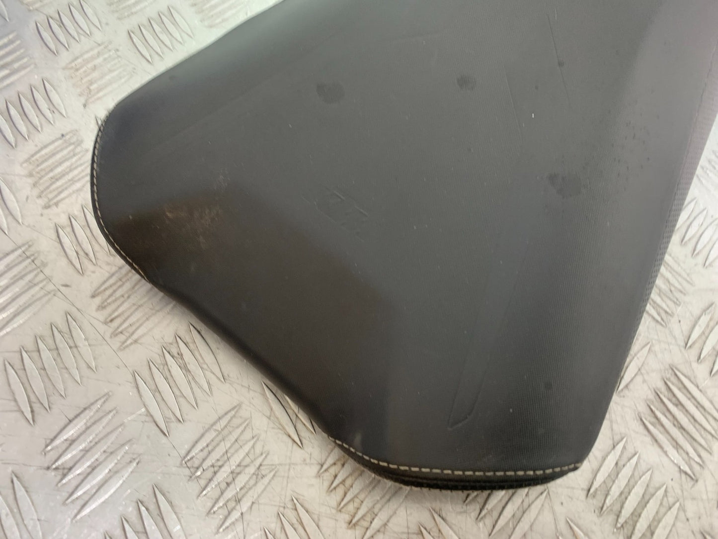 KTM DUKE 390 FRONT SEAT  YEAR 2017- 2023 (CMB1314)