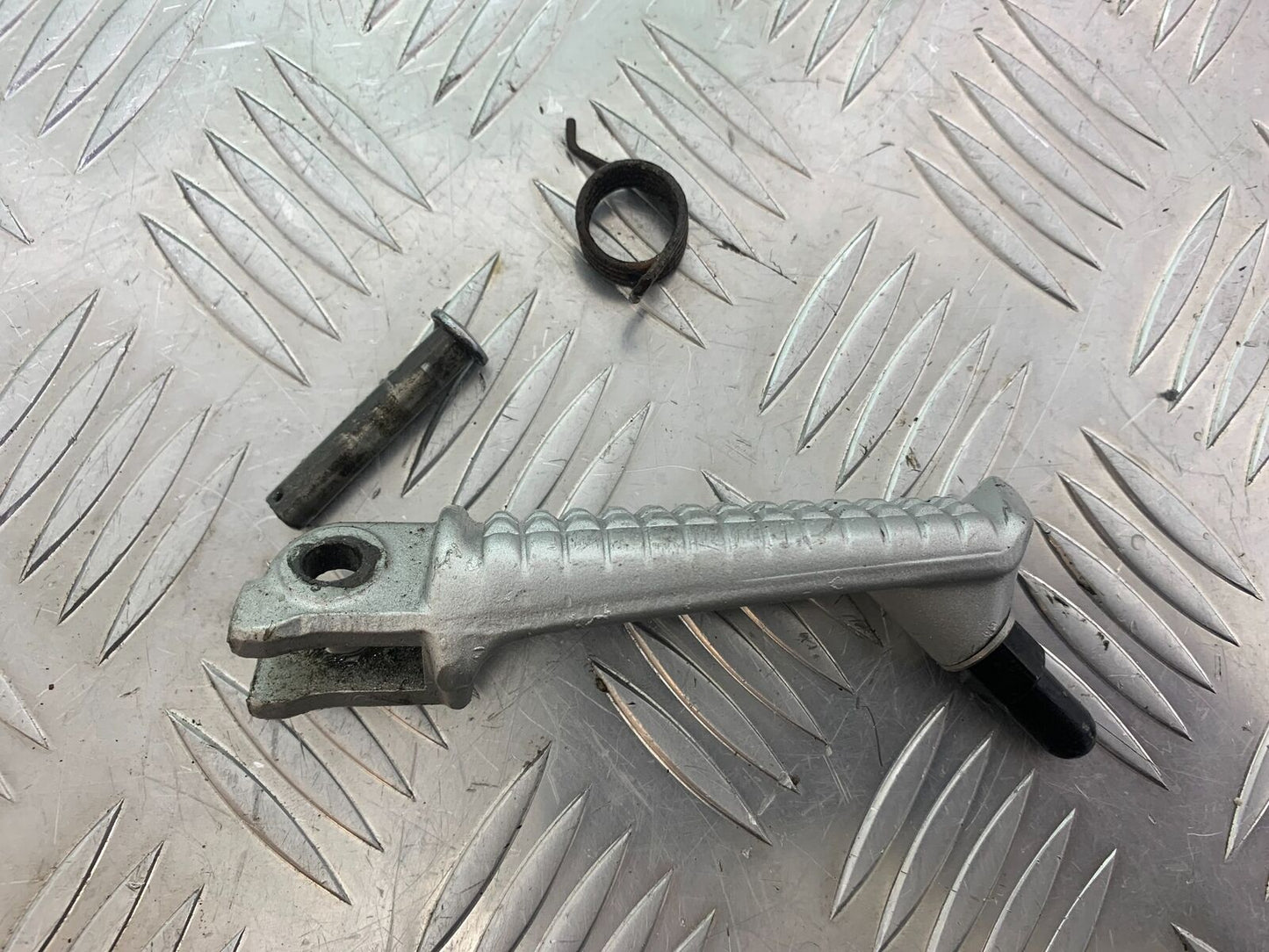 HONDA VFR400 VFR 400 NC21 FRONT LEFT FOOTPEG  YEAR 1986-87 (CMB1043)