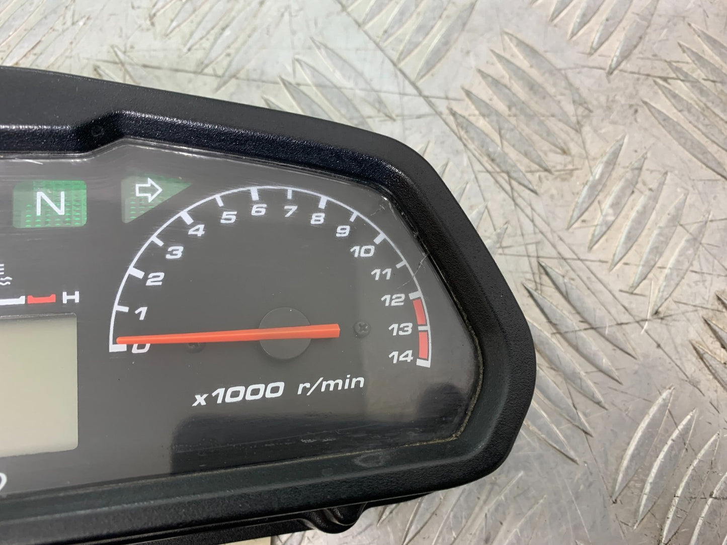 HONDA XL125 VARADERO CLOCKS SPEEDO DASH   YEAR 2001-2006  (CMB1304)