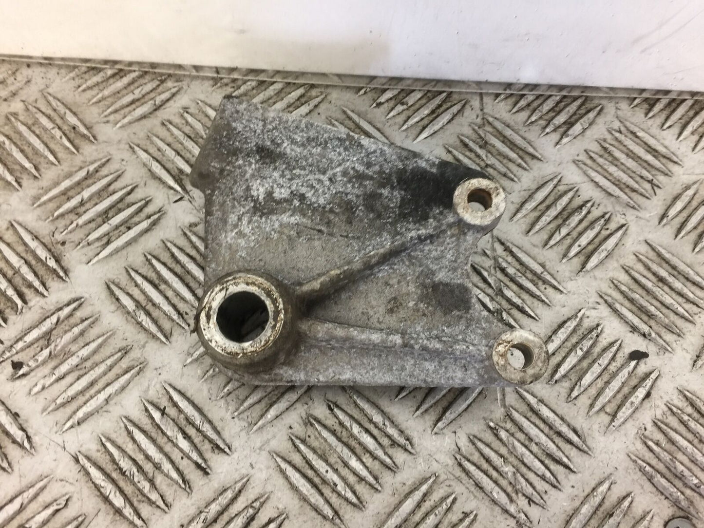 DERBI GPR50 GPR 50 REAR CALIPER BRACKET   YEAR 2002