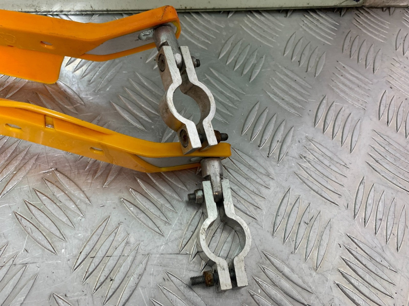 QINGQI QM125 GY-2B HAND GUARDS YEAR 2016 (CMB1228)
