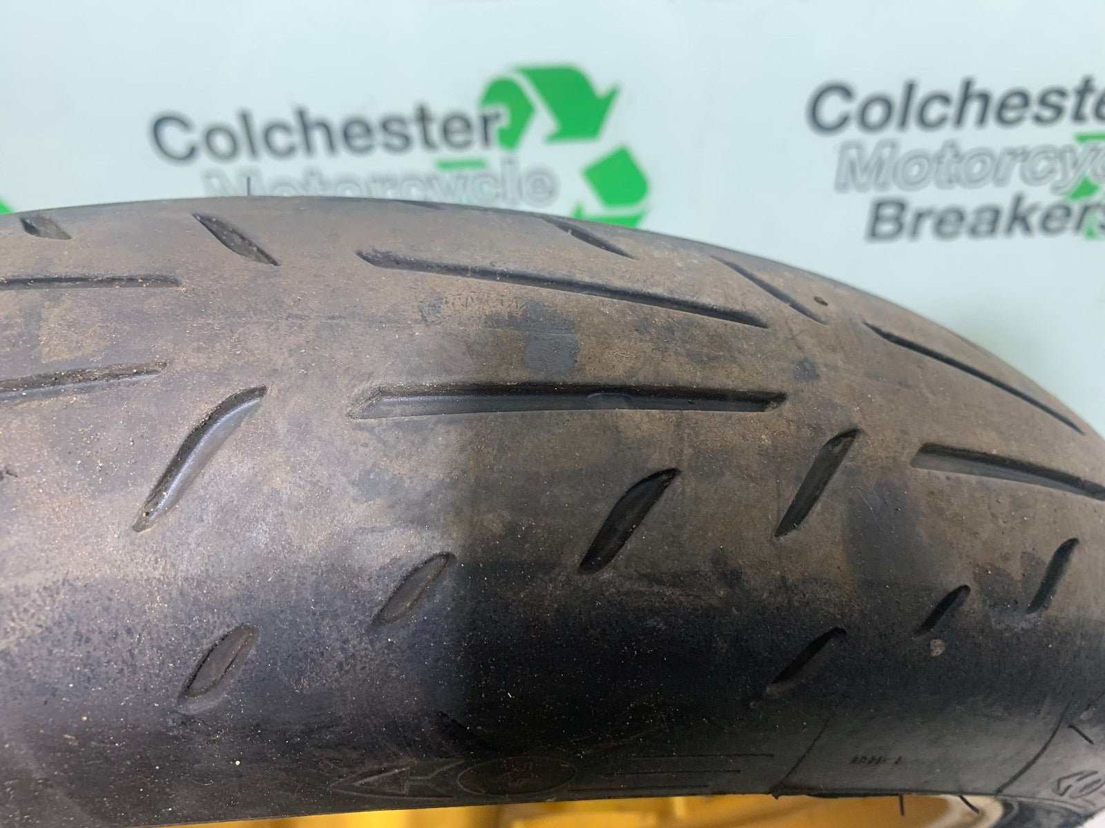 APRILIA RSV1000 R FACTORY OZ FRONT WHEEL   2004-09 (CMB1203)