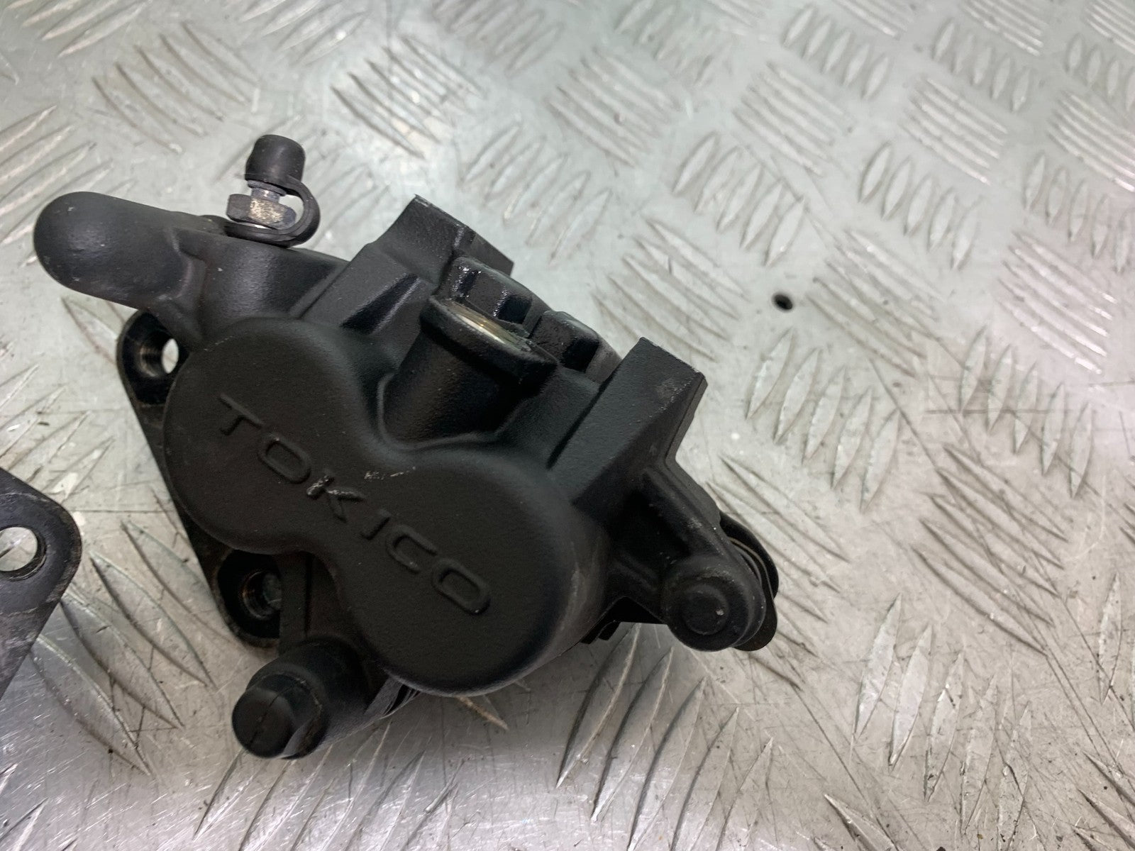 KAWASAKI ER6 N FRONT BRAKE CALIPERS   YEAR 2012-2017 (CMB1324)