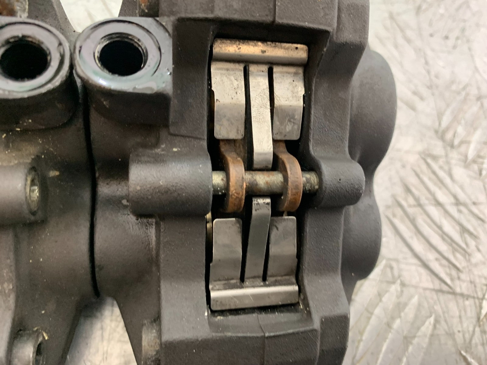 TRIUMPH 955I SPRINT RS FRONT CALIPERS YEAR 1999-03 (CMB1313)