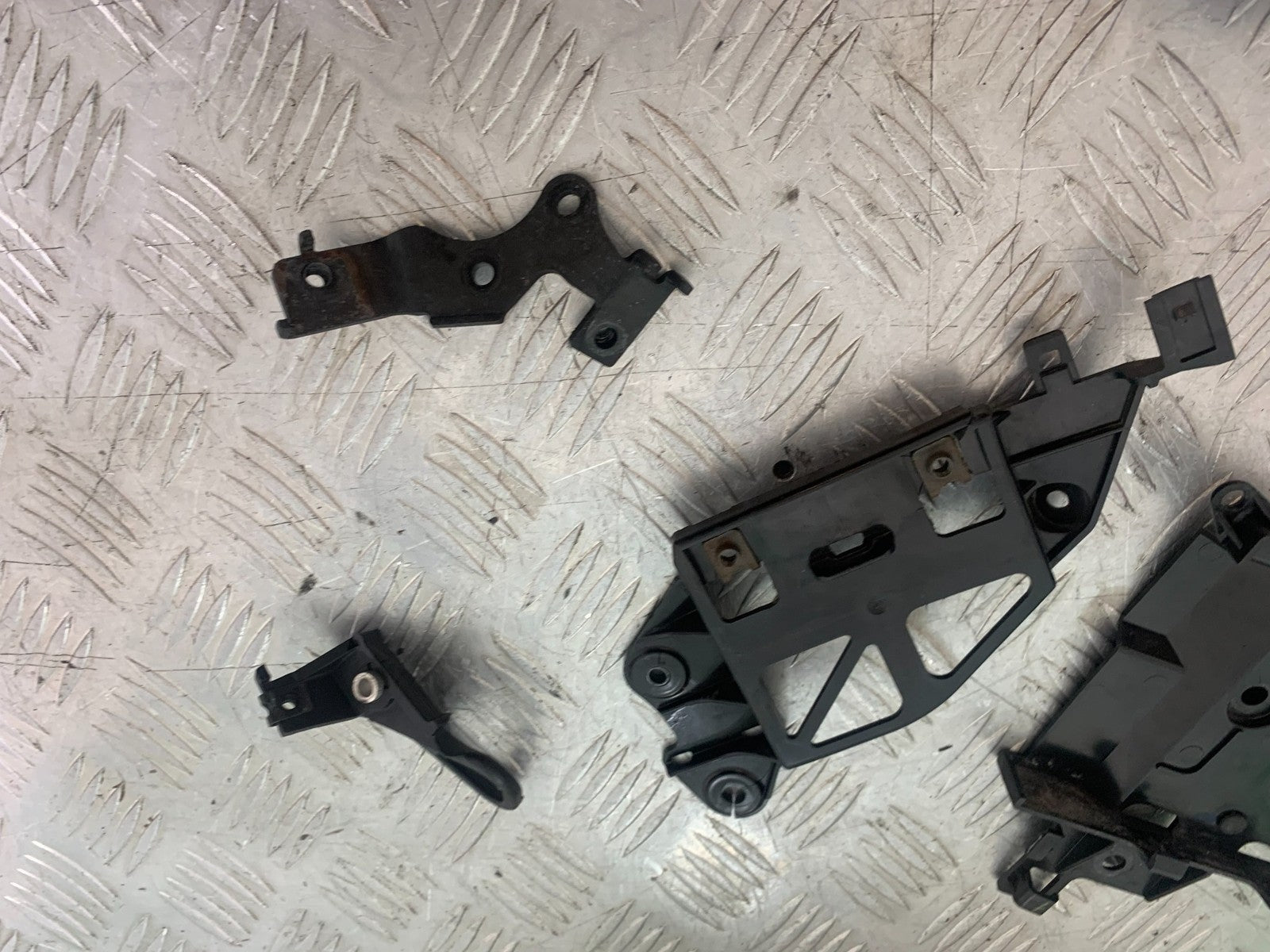 YAMAHA YZF R1 14 B BIG BANG INFILLS AND BRACKETS   2009-14 (CMB1175)