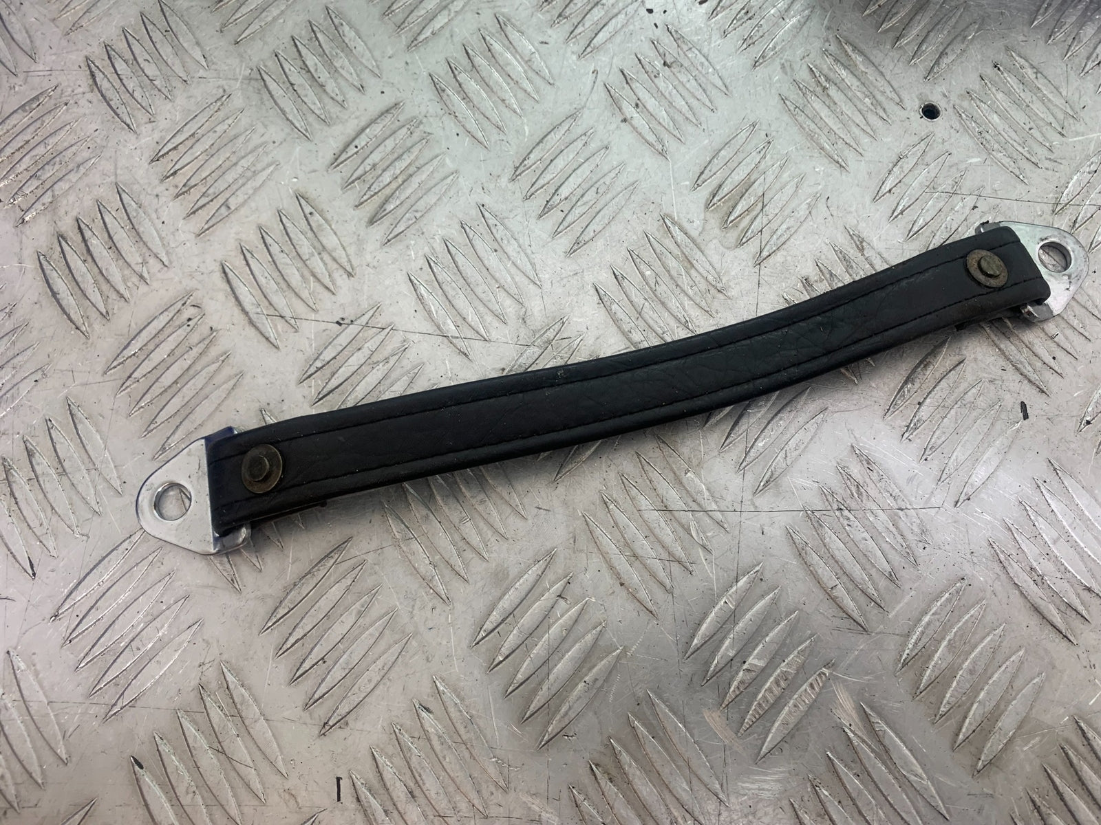 HONDA VTX1300 S-6 REAR SEAT STRAP  YEAR 2004-09 (CMB1159)