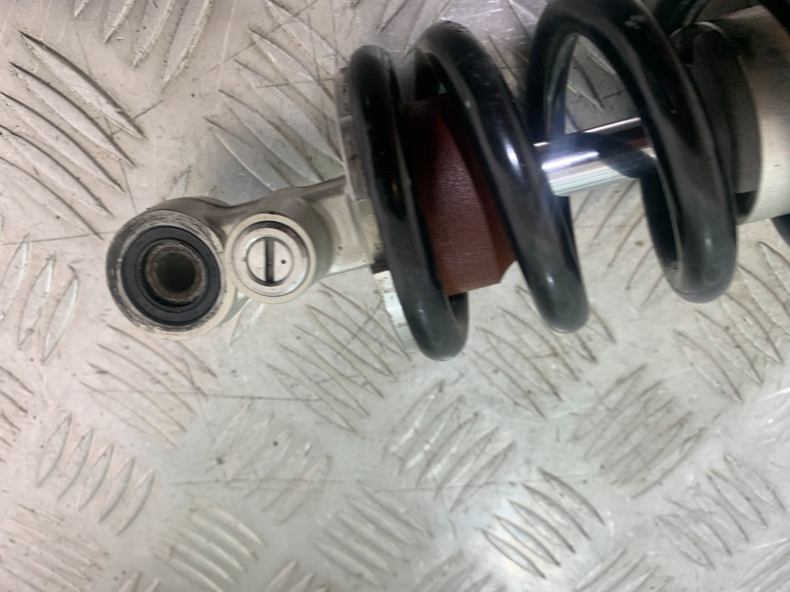 YAMAHA YZF R1 14 B BIG BANG REAR SHOCK   2009-14 (CMB1175)
