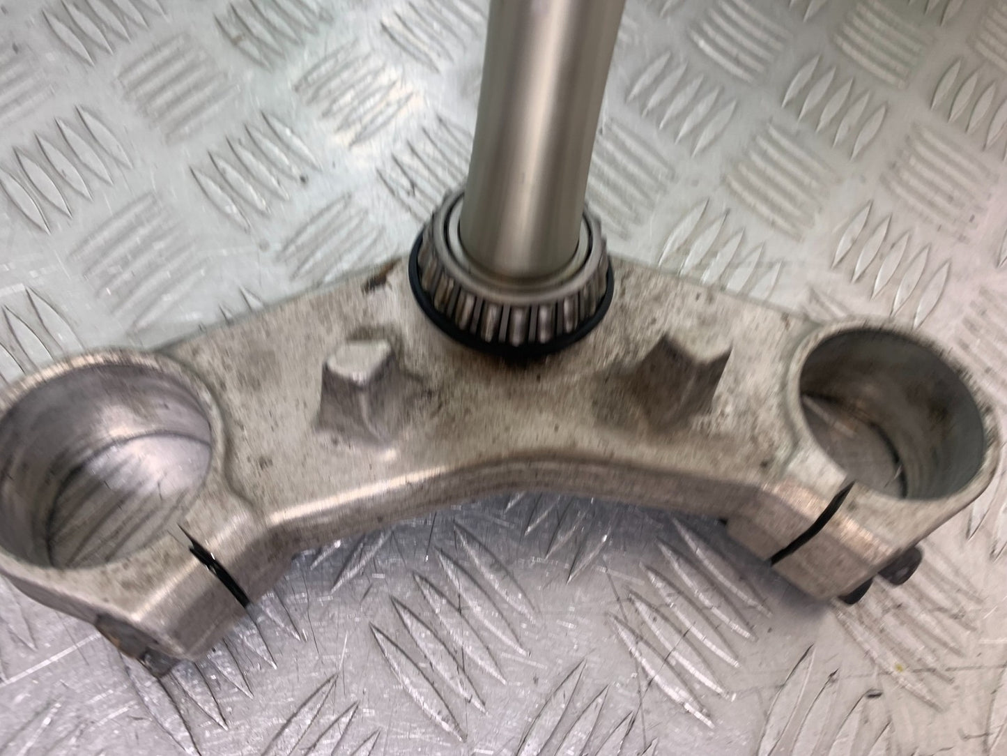 SUZUKI DL1000 V-STROM BOTTOM YOKE  YEAR 2014-2019 (CMB1325)