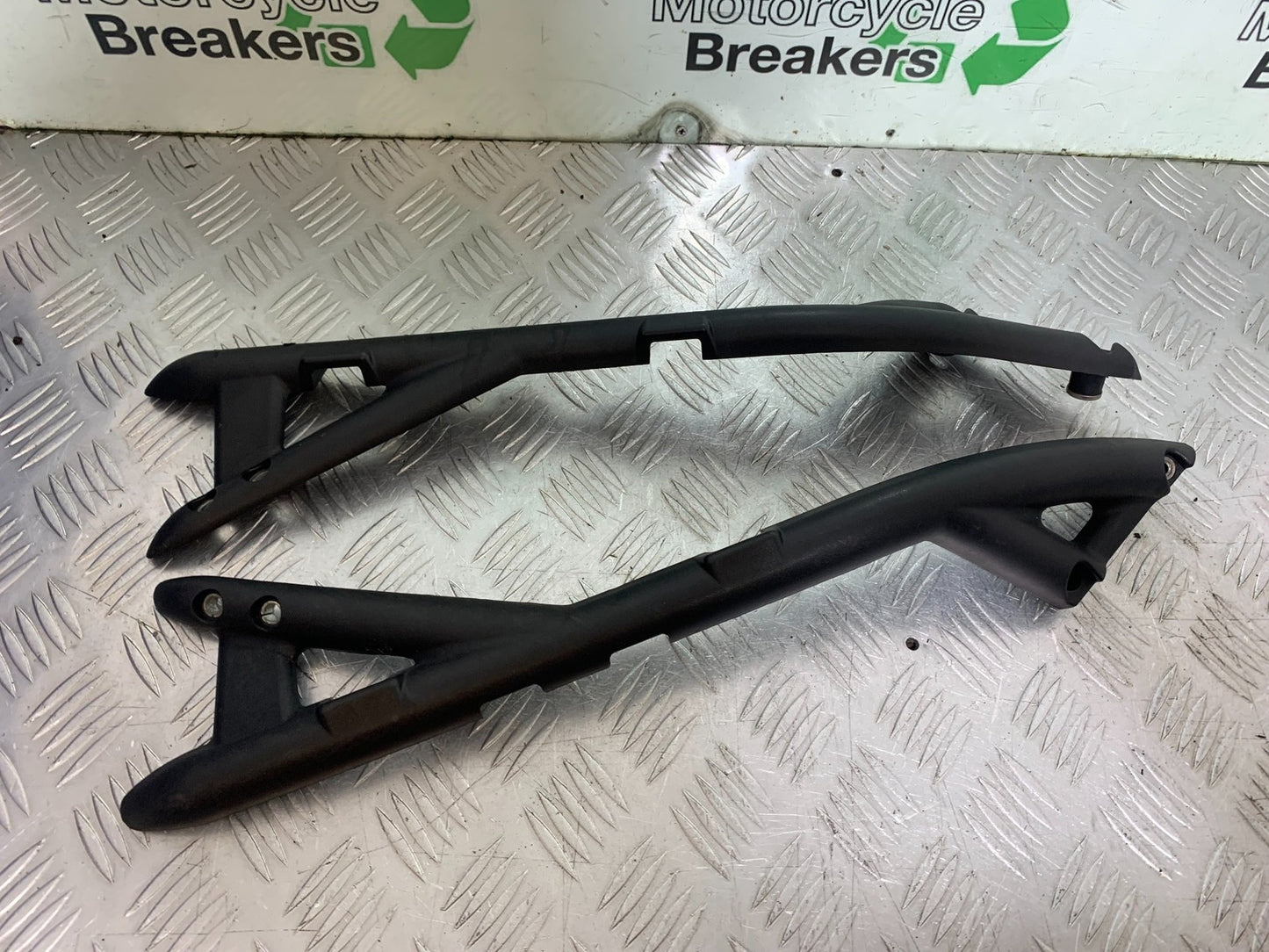 TRIUMPH 1050 SPRINT ST PANNIER RAILS  2003-2011 (CMB1285)