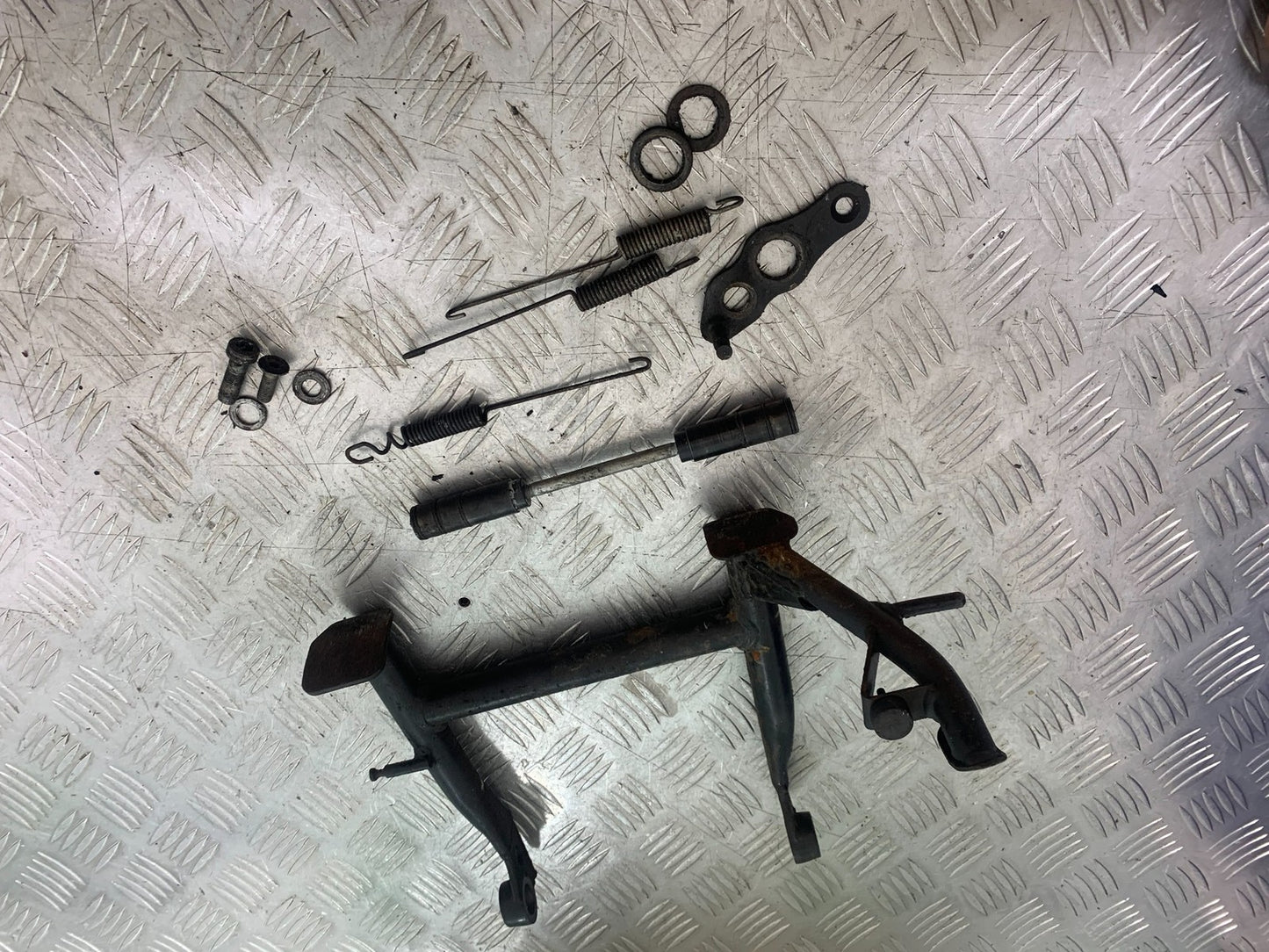 BMW R850 R R850R CENTER STAND   YEAR 1994-2002 (CMB1170)