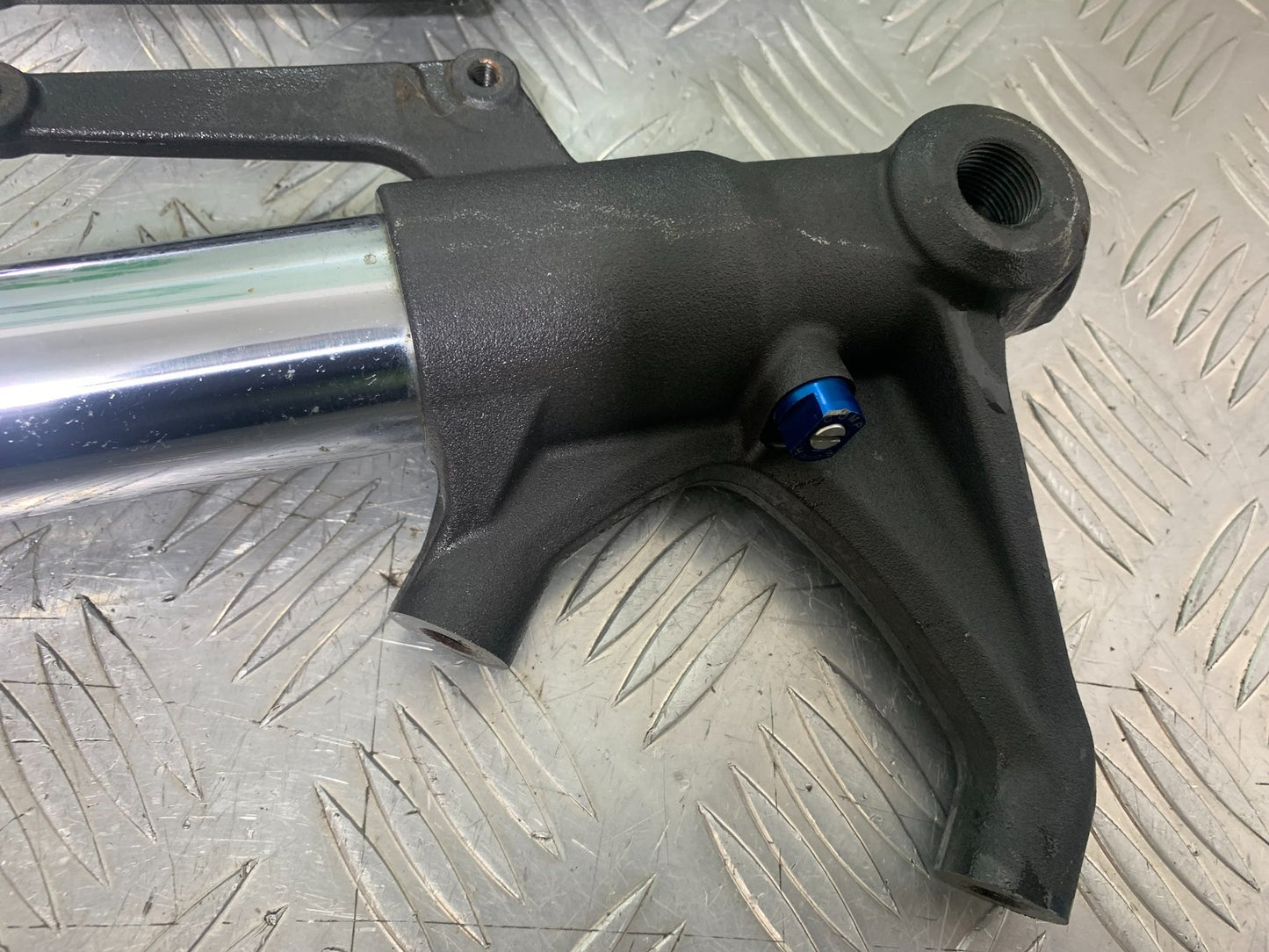 TRIUMPH 675 STREET TRIPLE R FORKS  YEAR 2013 - 2016 (CMB1221)