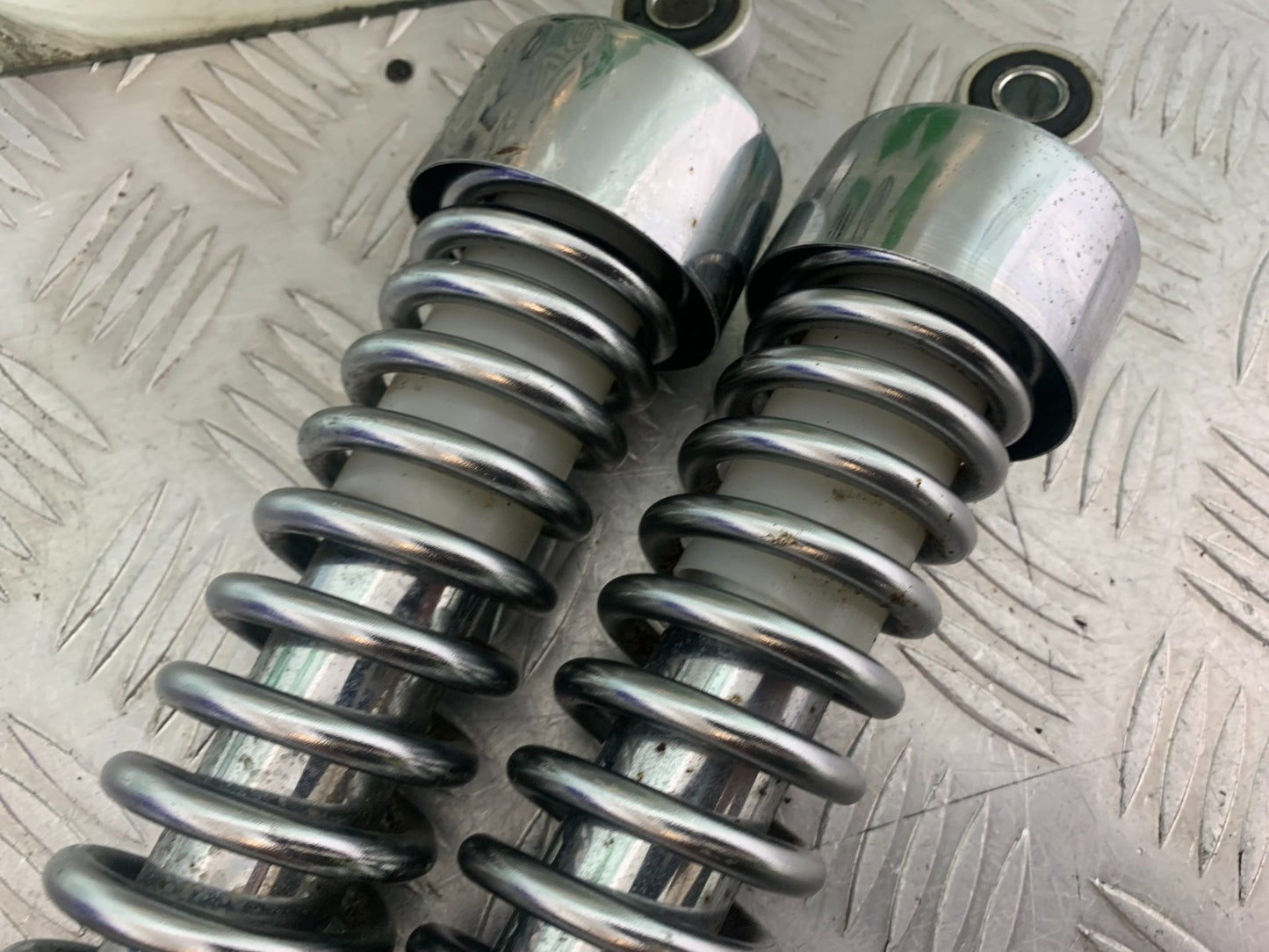 PIONEER NEVADA XF125 REAR SHOCKS   YEAR 2009 (CMB1214)