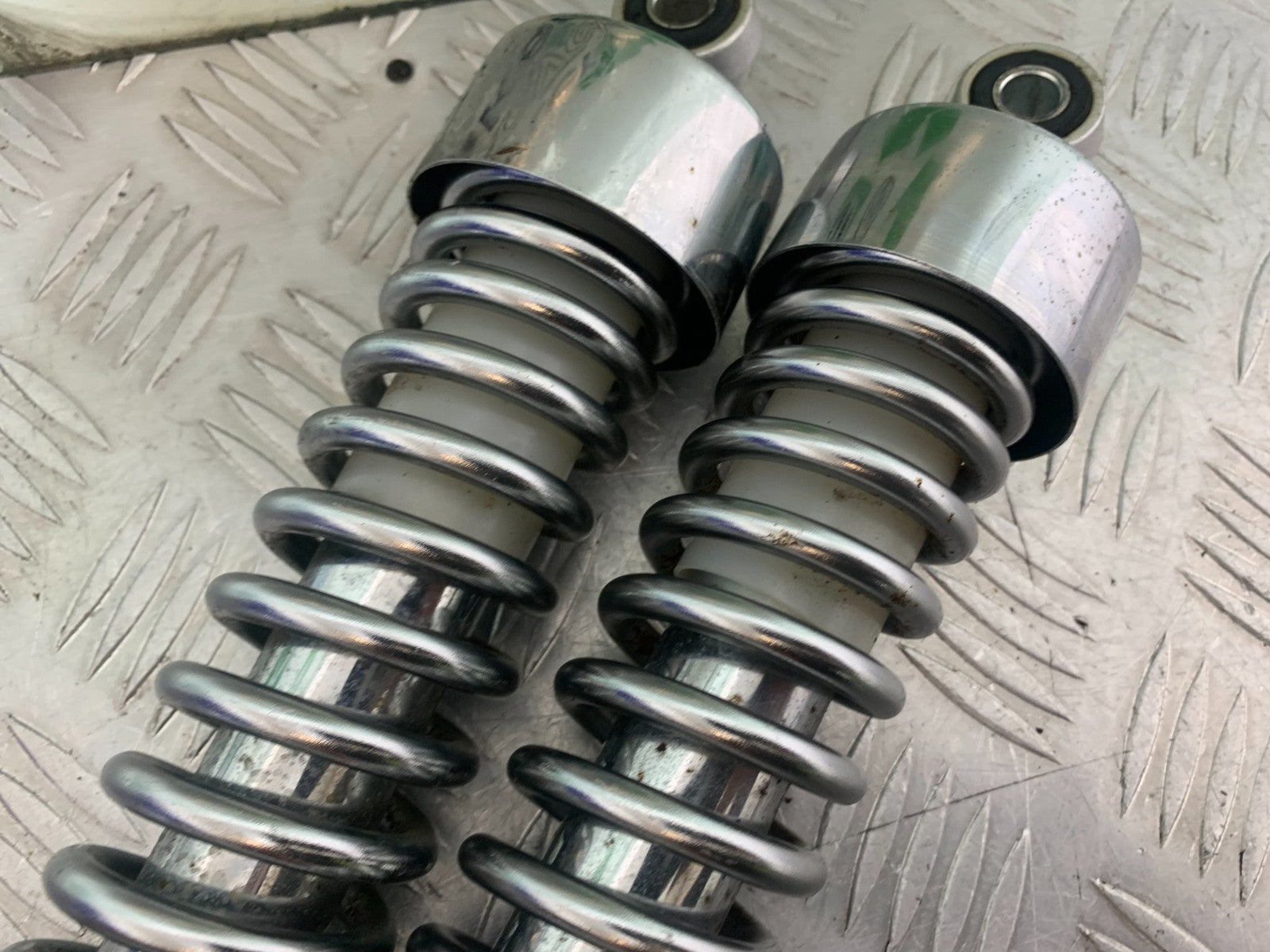 PIONEER NEVADA XF125 REAR SHOCKS   YEAR 2009 (CMB1214)