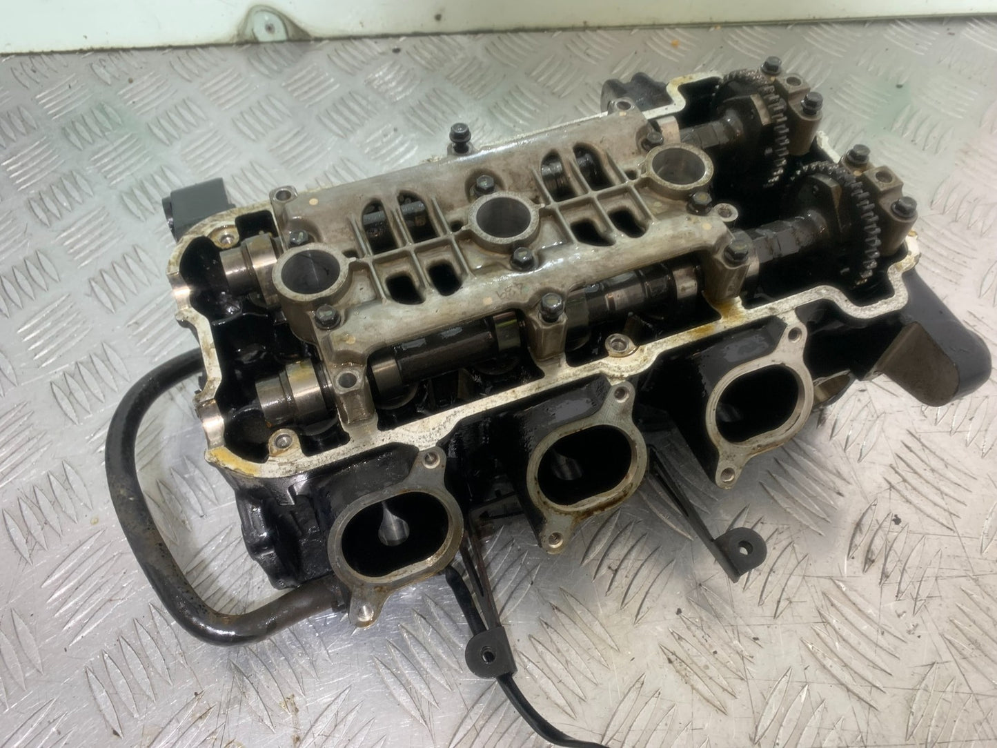 TRIUMPH 1050 SPRINT GT CYLINDER HEAD AND CAMSHAFTS   YEAR 2010-2016 (CMB1250)