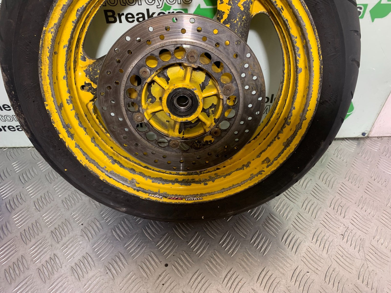 YAMAHA XJR1300 XJR 1300 REAR WHEEL  YEAR  1999-2003 (CMB1119)