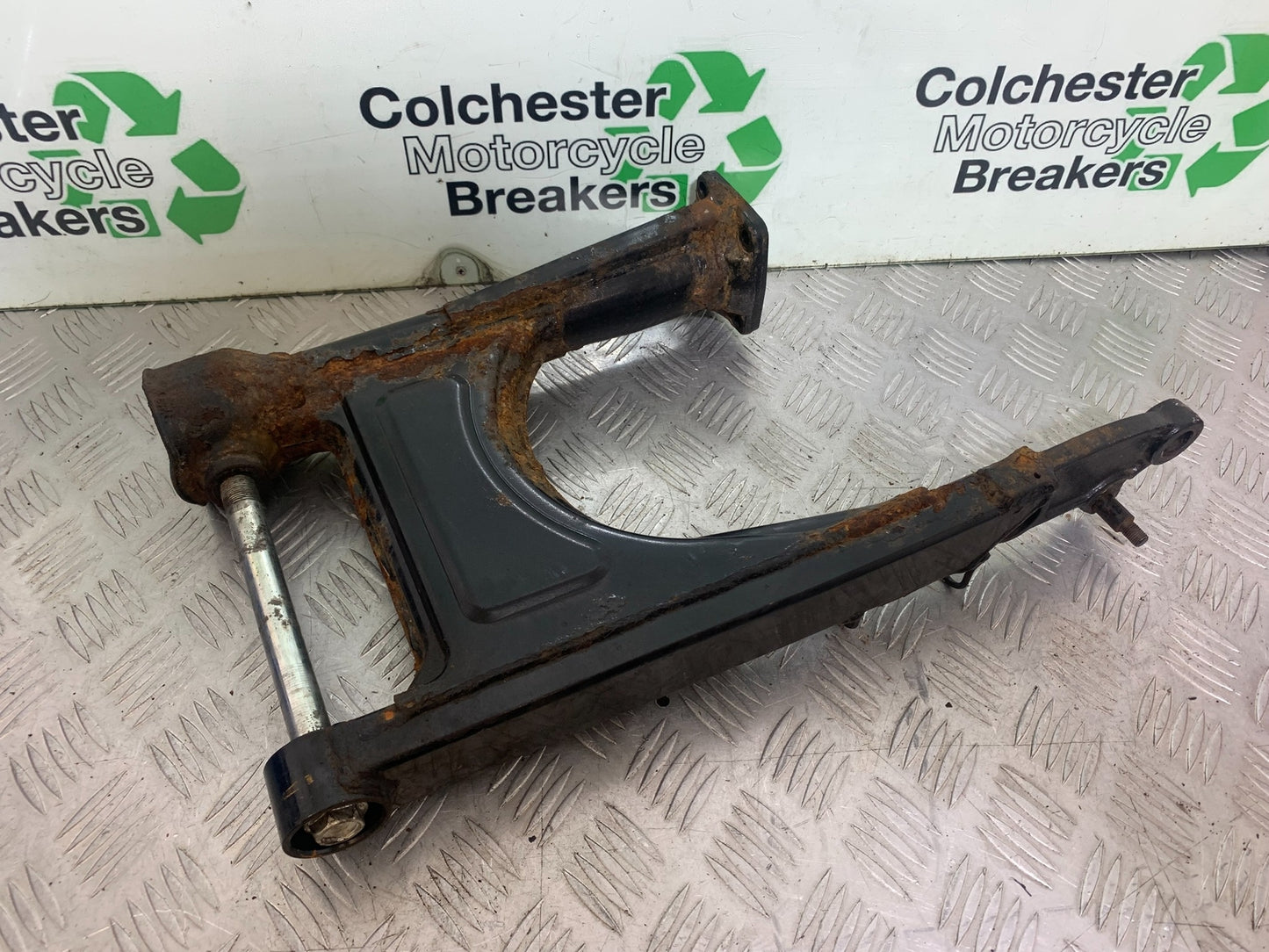 KAWASAKI VN1500 CLASSIC SWINGARM  YEAR 1999 -2006 (CMB1166)