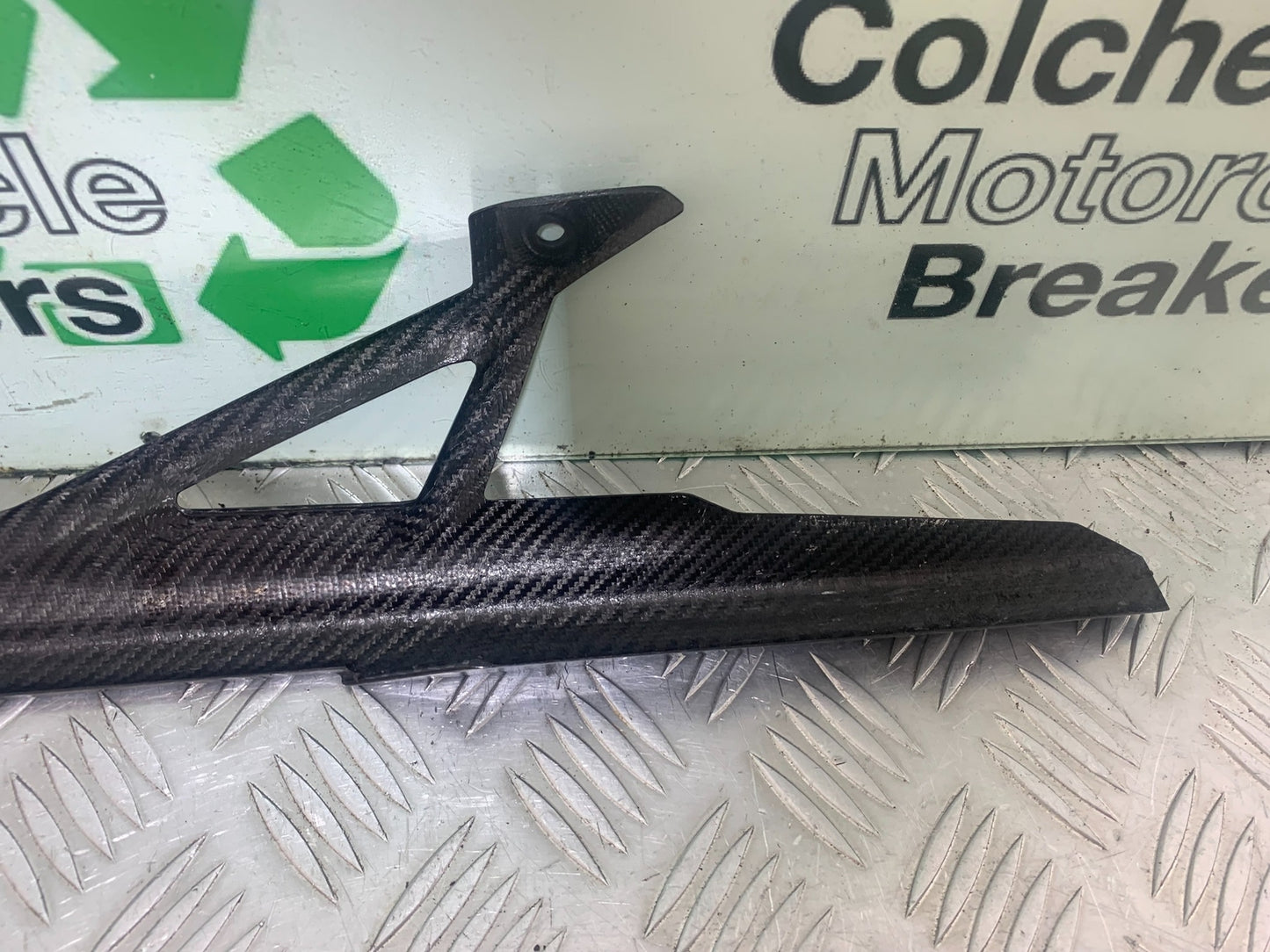 BMW M1000 R CARBON CHAIN GUARD  YEAR 2023-2024 (CMB1140)