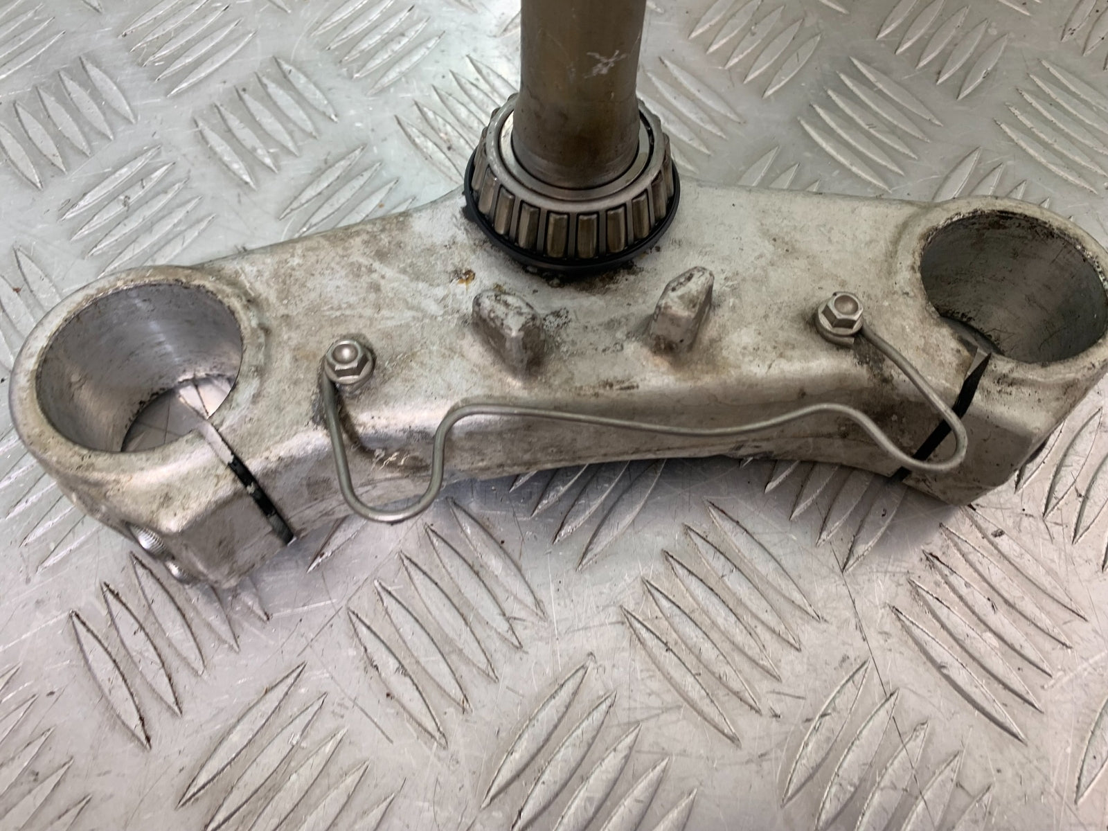 TRIUMPH T509 SPEED TRIPLE BOTTOM YOKE   YEAR 1997-1998 (CMB1144)