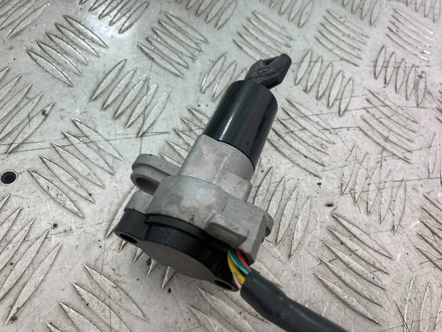 DUCATI 996 SPS 748 916 998 IGNITION SWITCH AND KEY  1999-2000 (CMB1209)