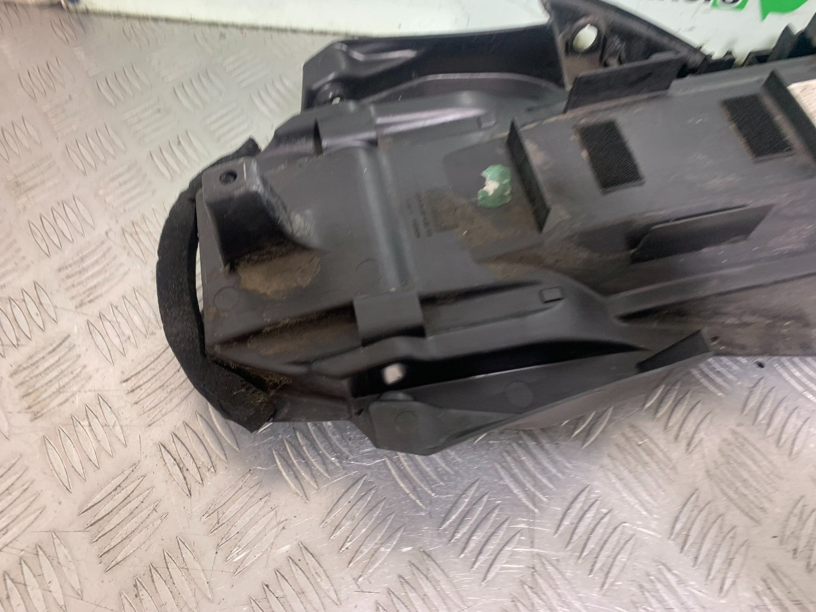 HONDA XL125 VARADERO UNDERTRAY  YEAR 2001-2006  (CMB1210)