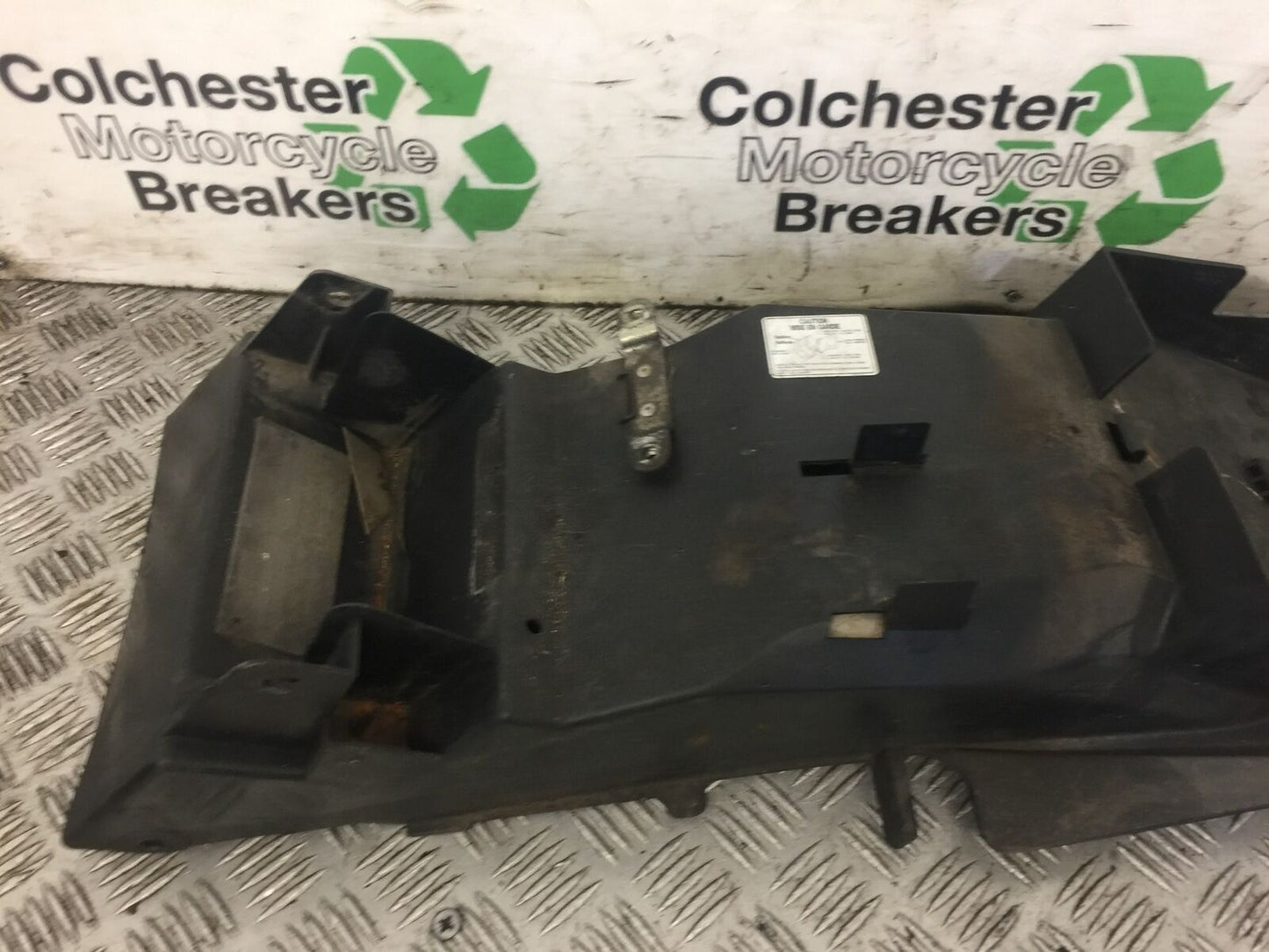 SUZUKI GSF1200  GSF 1200 BANDIT REAR MUDGAURD 1997 (STOCK 596)