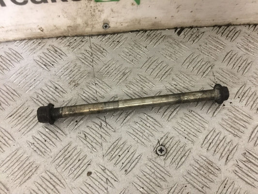 SUZUKI EN125 EN 125 FRONT WHEEL SPINDLE YEAR 2006-09   (STOCK 826)