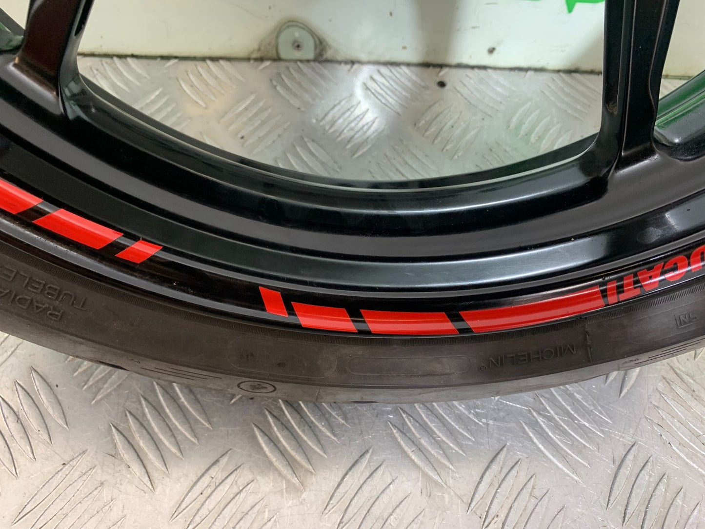 DUCATI 1299 PANIGALE FRONT WHEEL   YEAR 2016 (CMB 1187)