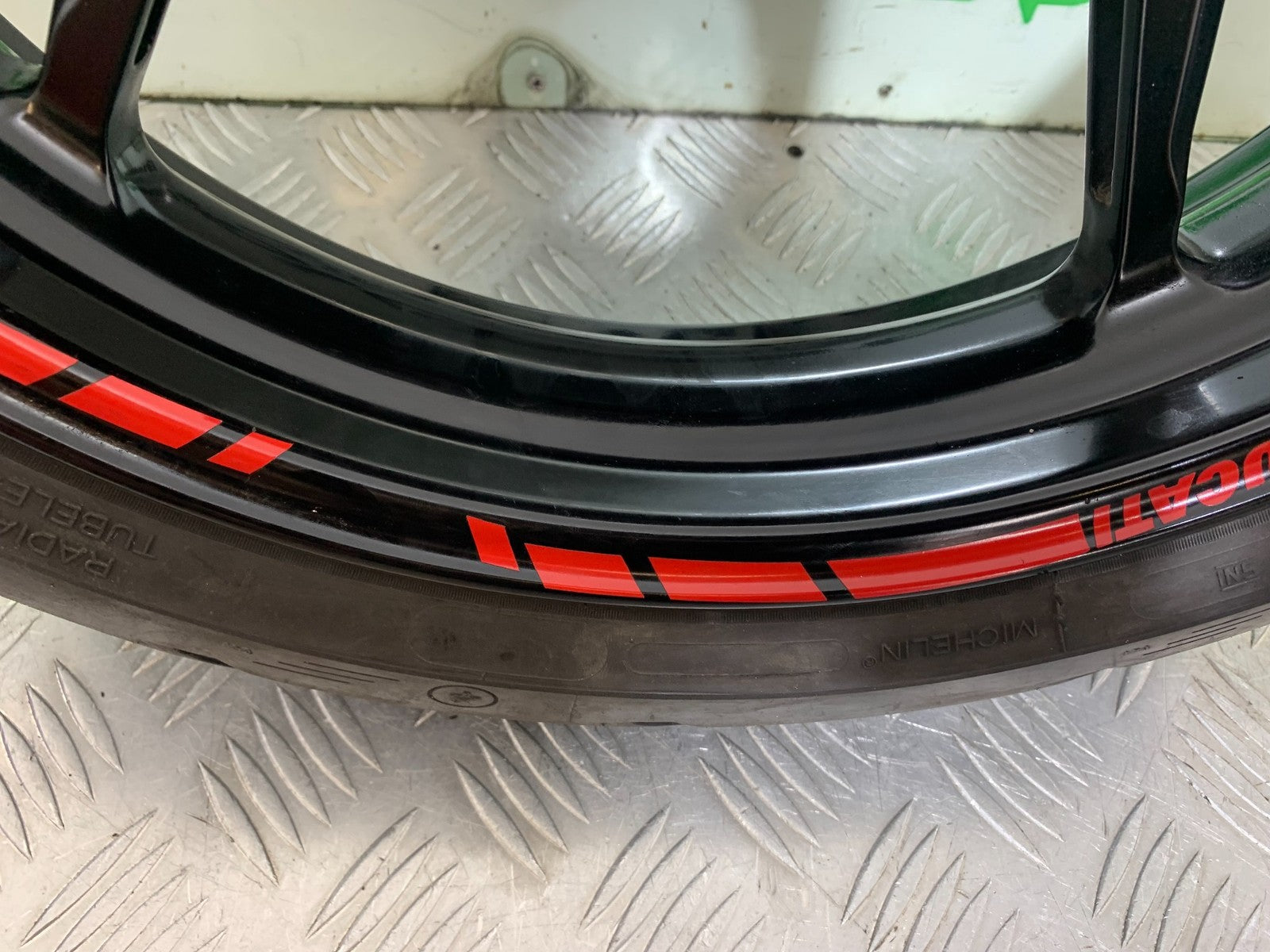 DUCATI 1299 PANIGALE FRONT WHEEL   YEAR 2016 (CMB 1187)