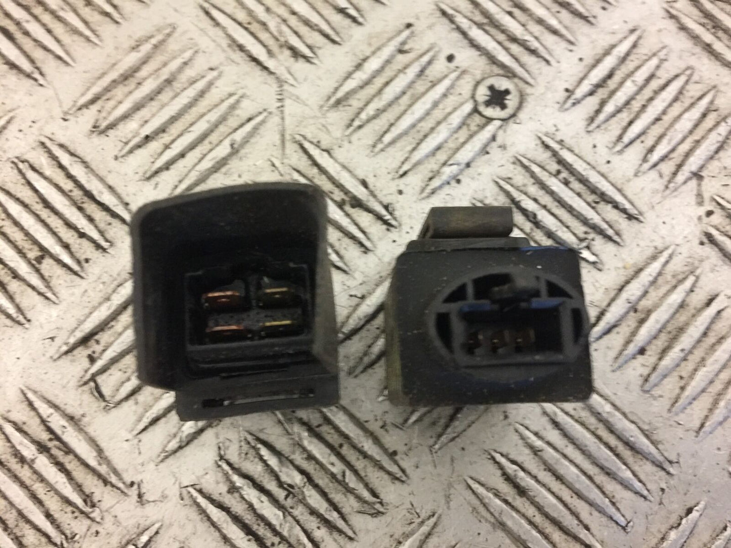 HONDA CBR1000 CBR 1000 FP FR RELAYS (STOCK 519)