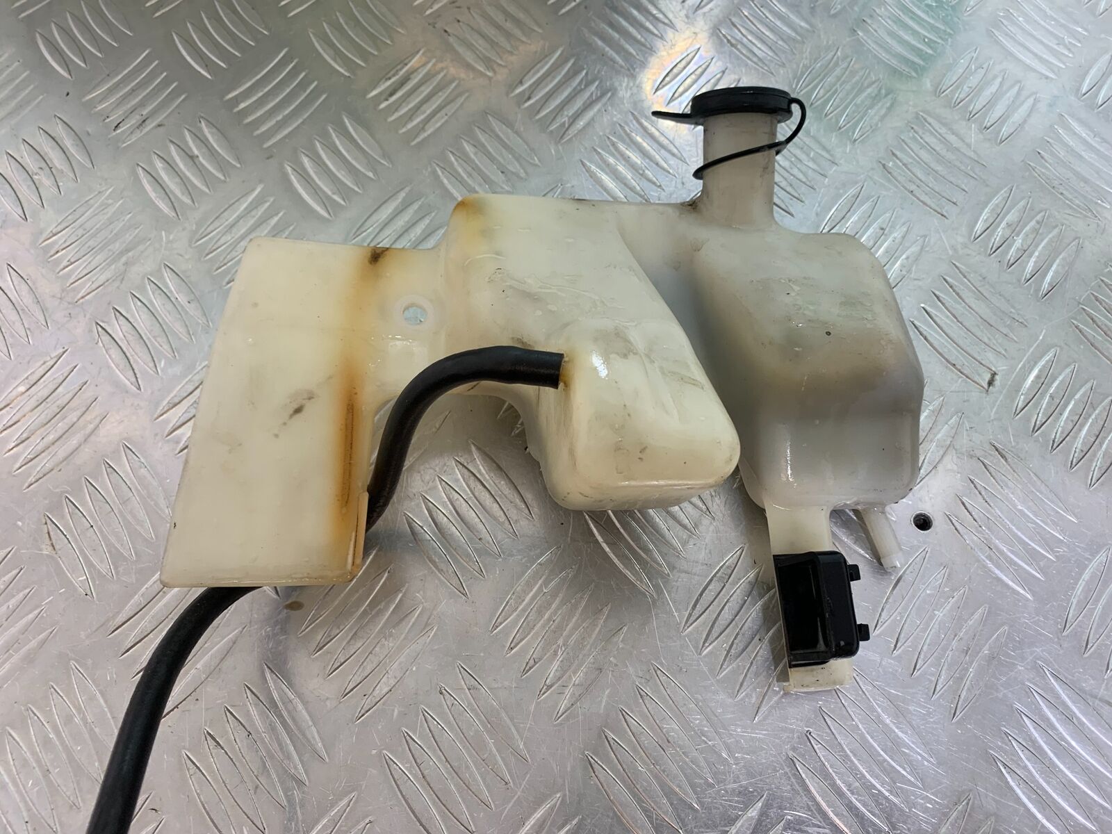 HONDA CB600 CB 600 HORNET COOLANT BOTTLE  YEAR 1998-2002 (CMB1011)