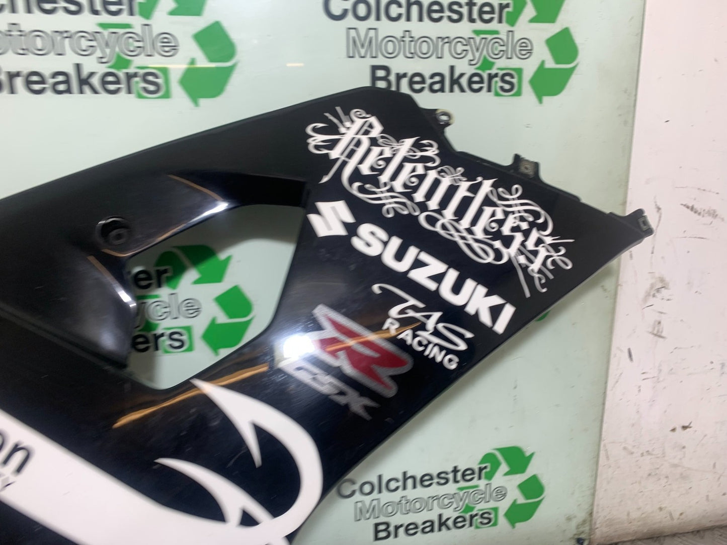 SUZUKI GSXR750 GSXR 750 K4 K5 RIGHT FAIRING  2004-2005 (CMB1319)