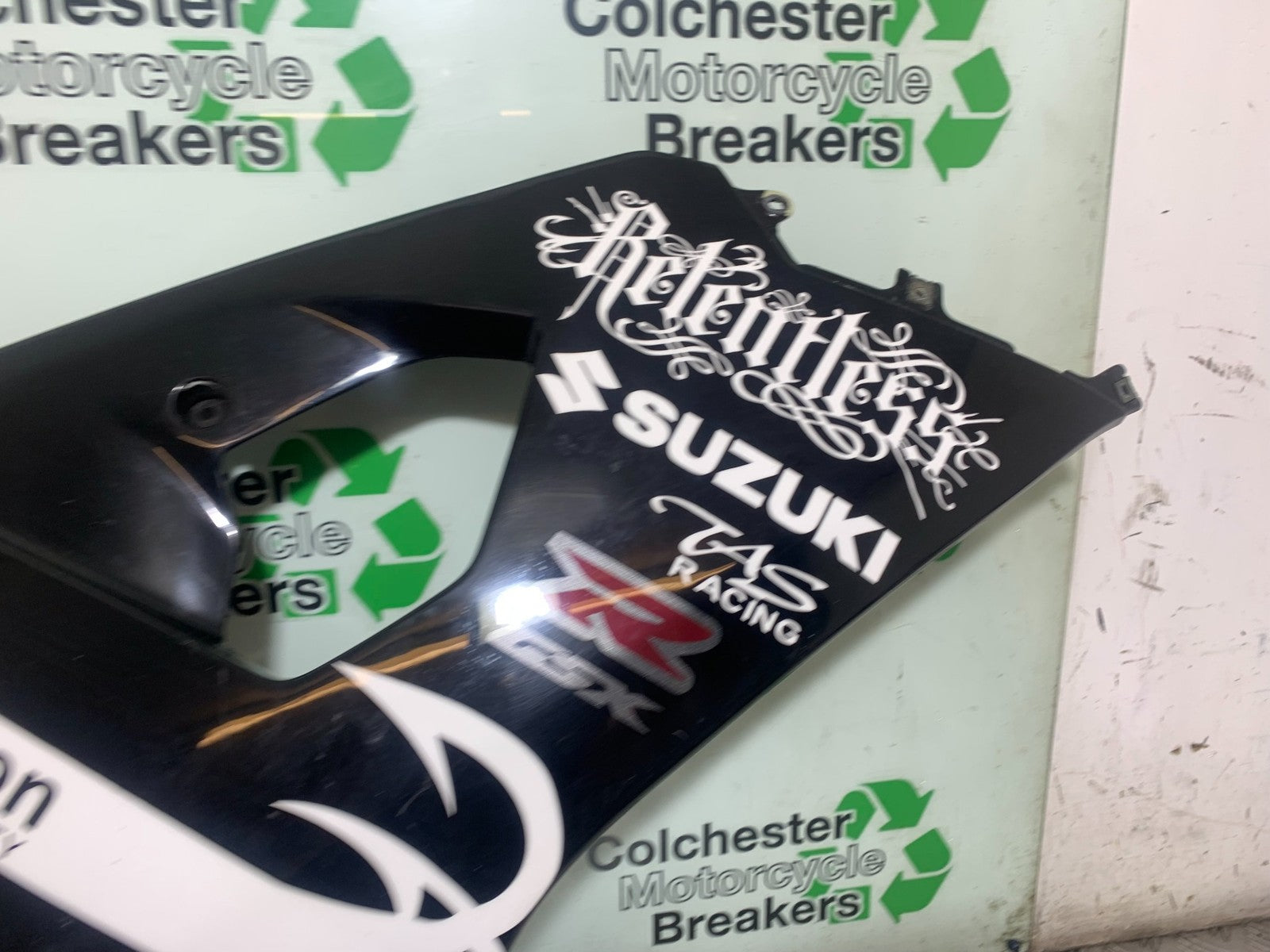 SUZUKI GSXR750 GSXR 750 K4 K5 RIGHT FAIRING  2004-2005 (CMB1319)