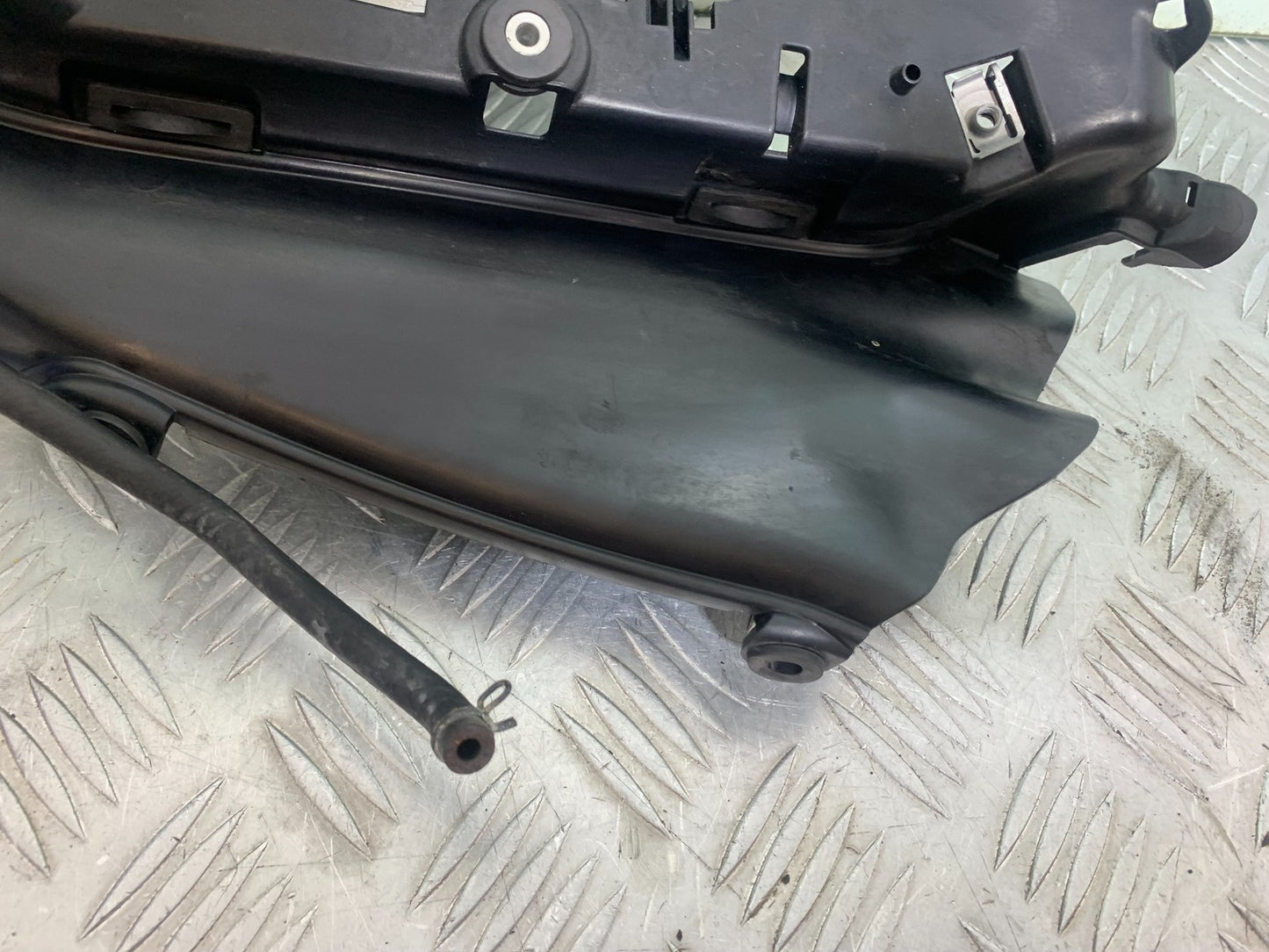 DUCATI 1299 PANIGALE LEFT INNER INFILL COVER   YEAR 2016 (CMB 1187)