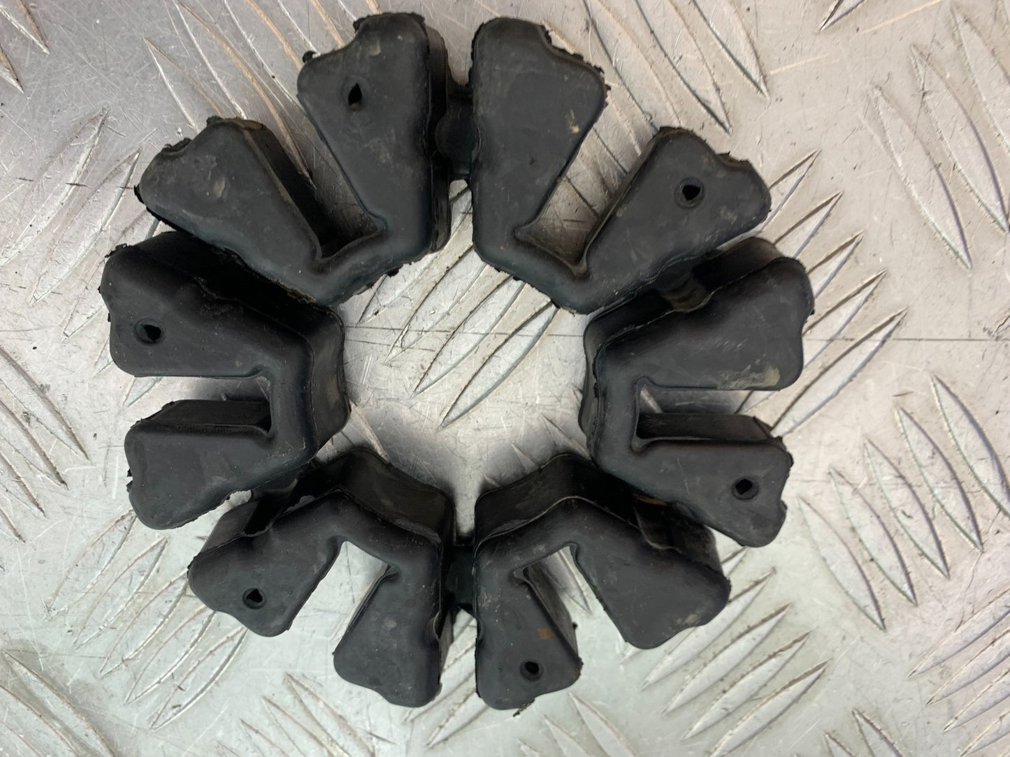 KTM 125 DUKE CUSH DRIVE RUBBERS  YEAR 2018-2023 (CMB1185)