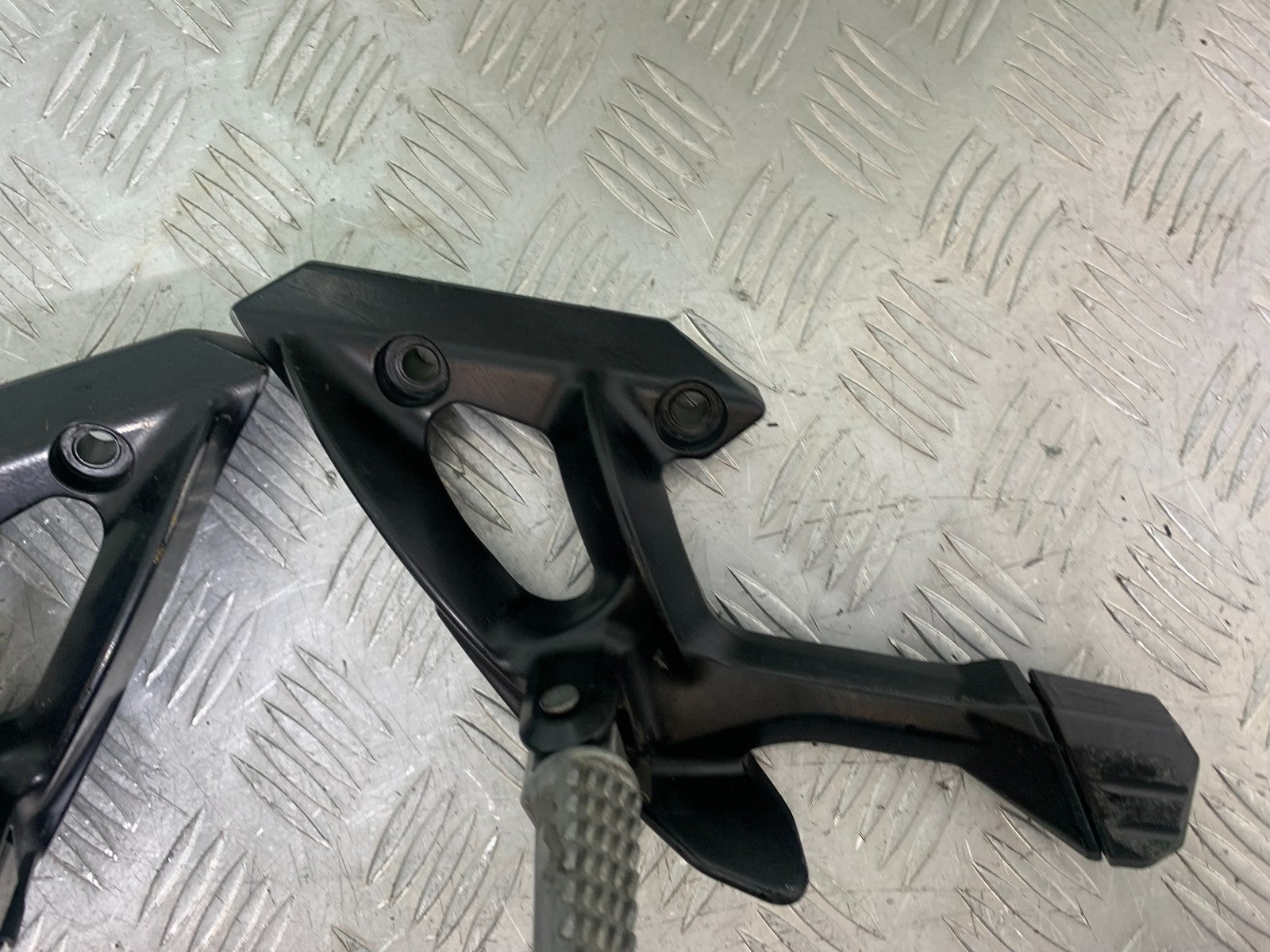KAWASAKI GTR1400 GTR 1400 REAR HANGERS  YEAR 2007-2009 (CMB1306)