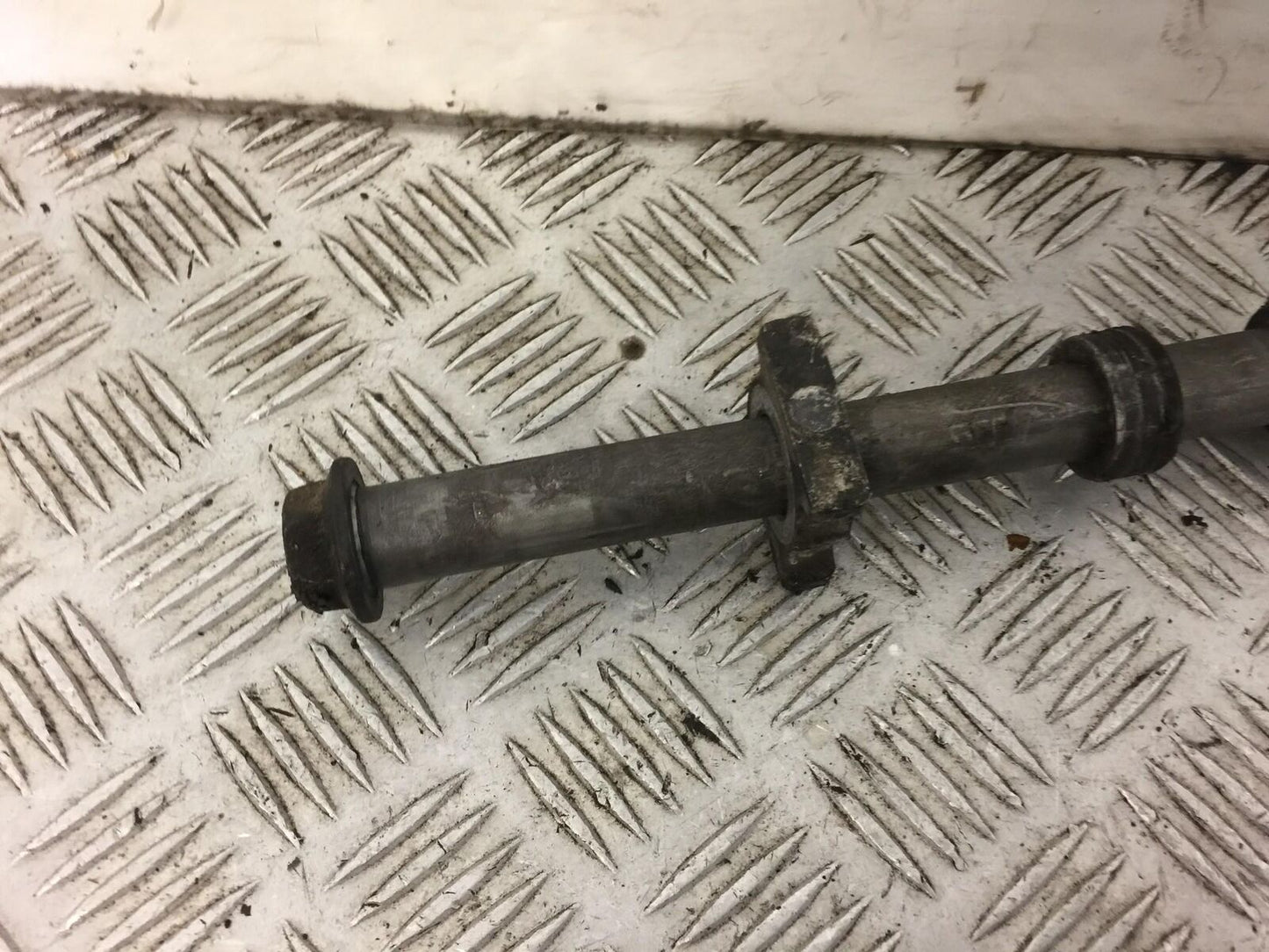 HONDA CB650 F CB 650 FA-H REAR WHEEL SPINDLE YEAR 2017-2019 STOCK 403