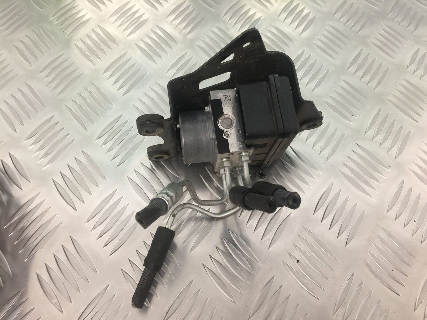 KAWASAKI VERSYS 1000 KLZ 1000 ABS PUMP  YEAR  2015-2018 (STOCK 912)