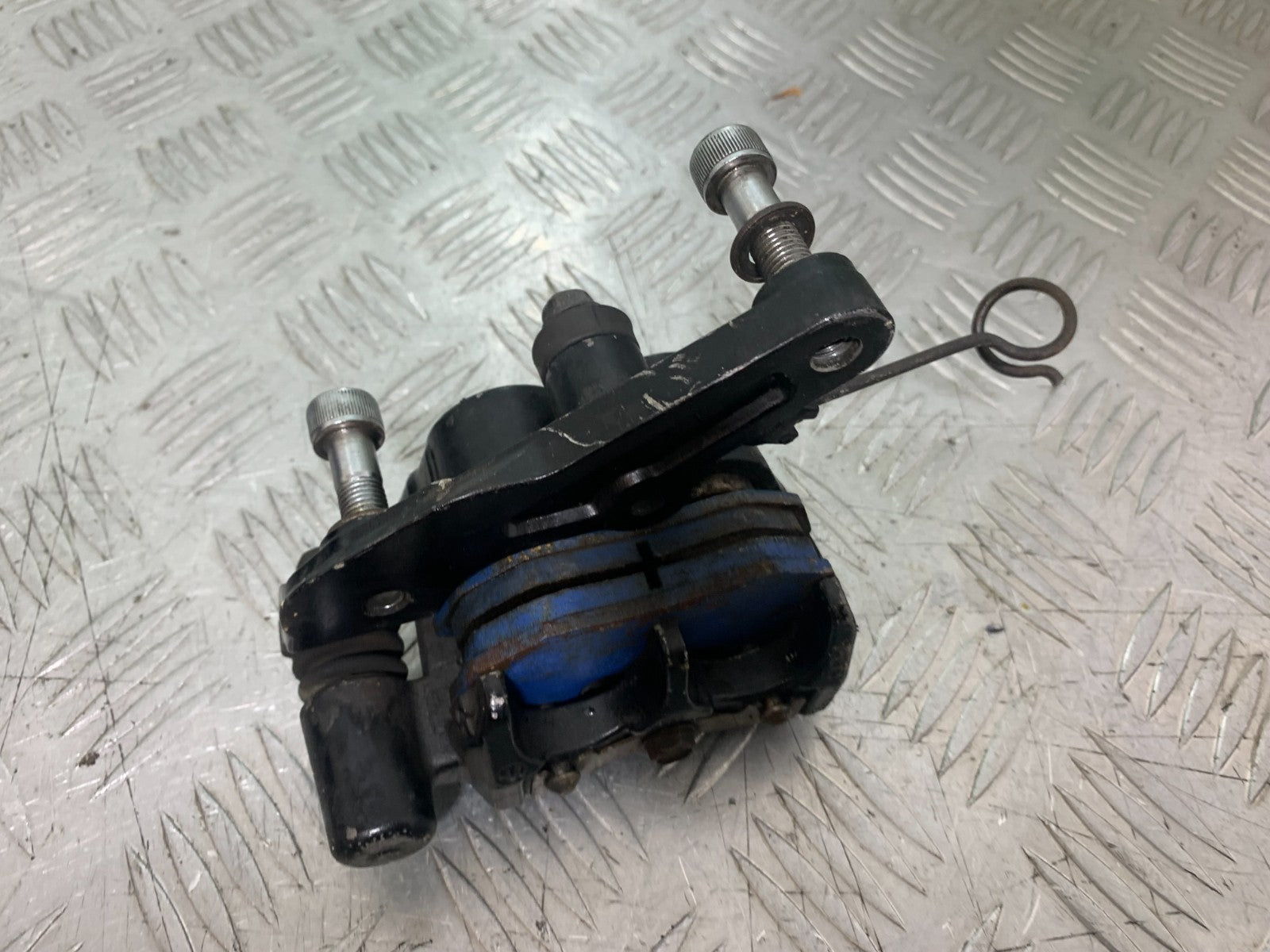 HONDA VT700 VT 700 SHADOW FRONT LEFT CALIPER   YEAR 1984-85 (CMB1328)