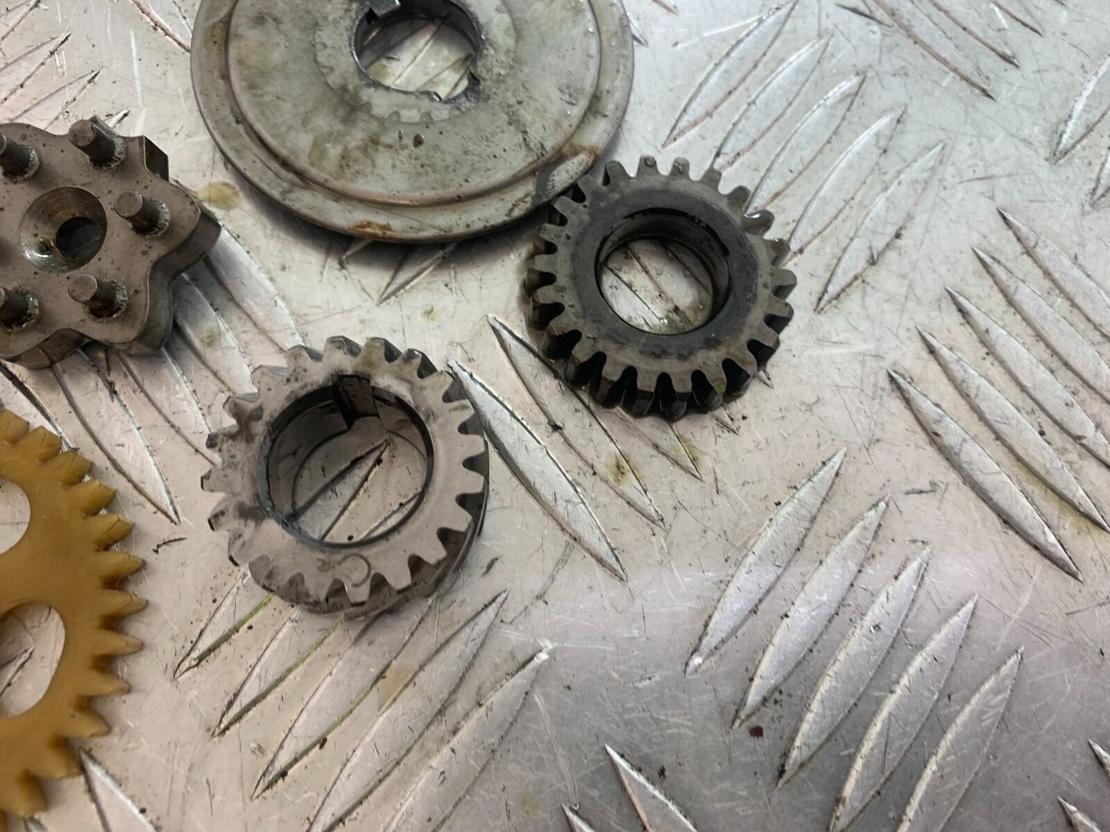 YAMAHA XT125 X XT 125 X ENGINE GEARS AND PARTS    2005-2011 (CMB1097)