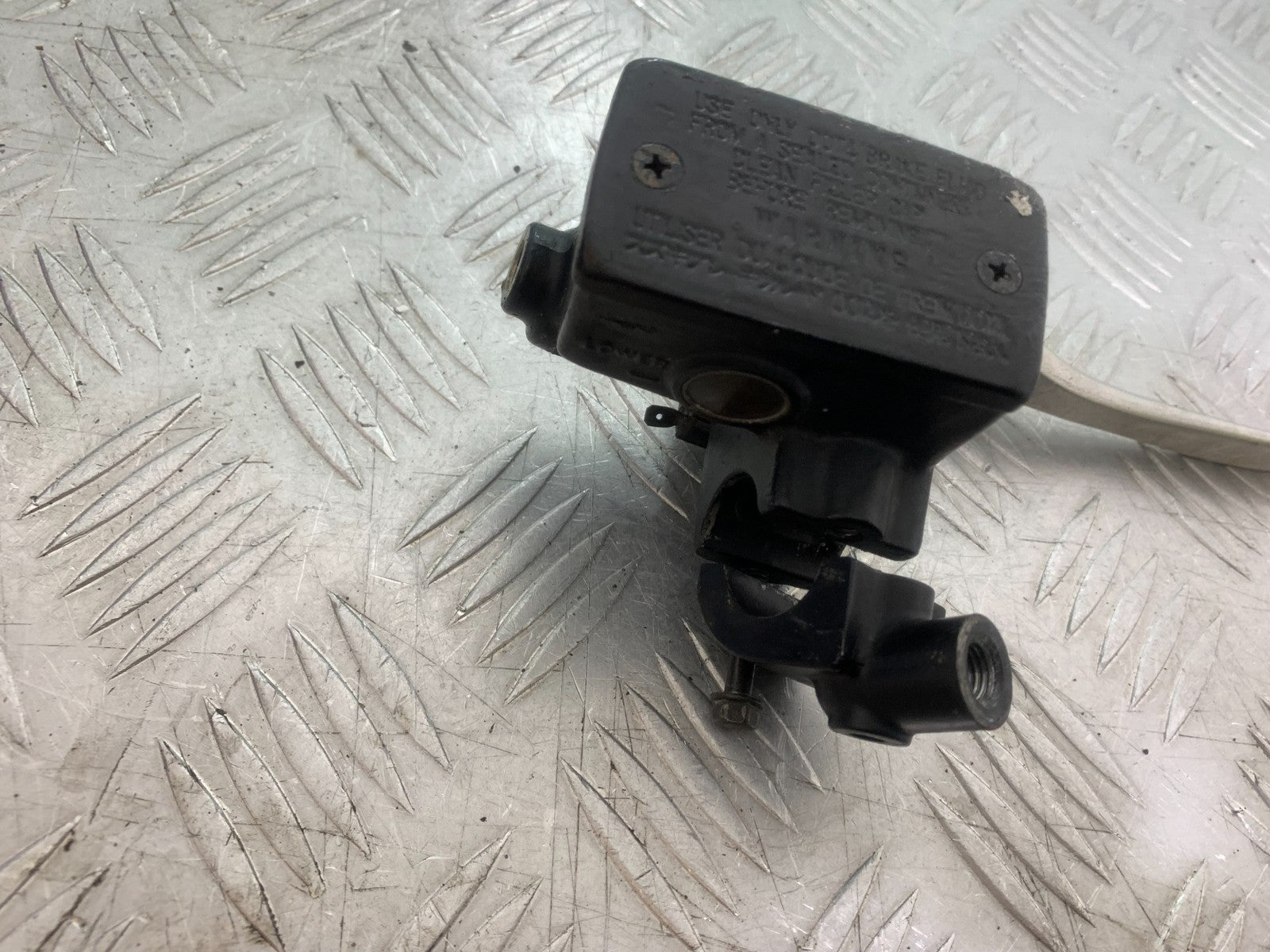 SUZUKI GS500 GS 500 FRONT BRAKE MASTER CYLINDER    YEAR 2001-2008 (CMB1254)